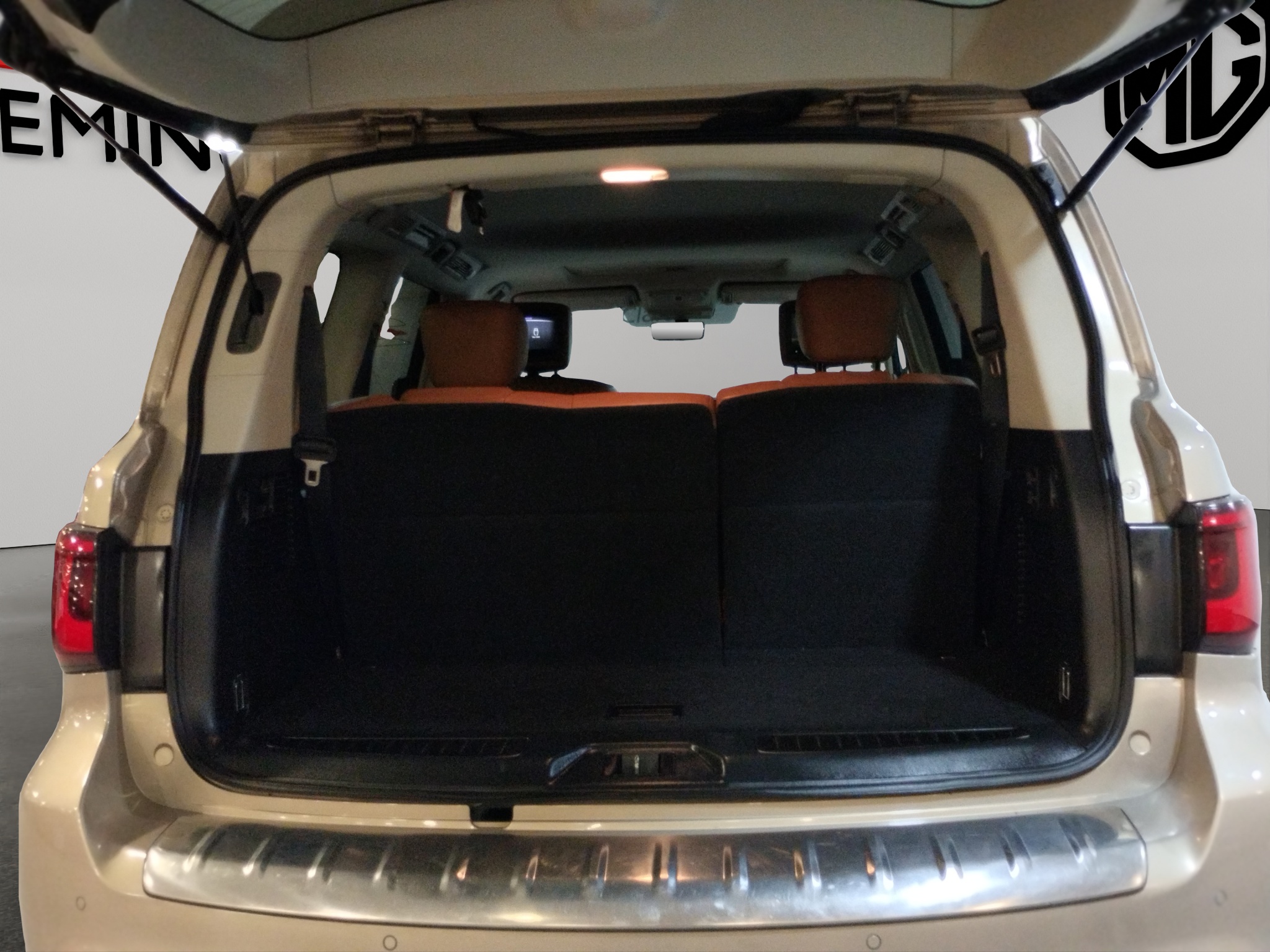 Infiniti QX80 VUD 4x4 5 pts. Sensory Plus, V8, TA, piel perforada, QC, DVD, s. Bose, f. led, 7 y 8 pas., RA-22 (línea anterior) 2020