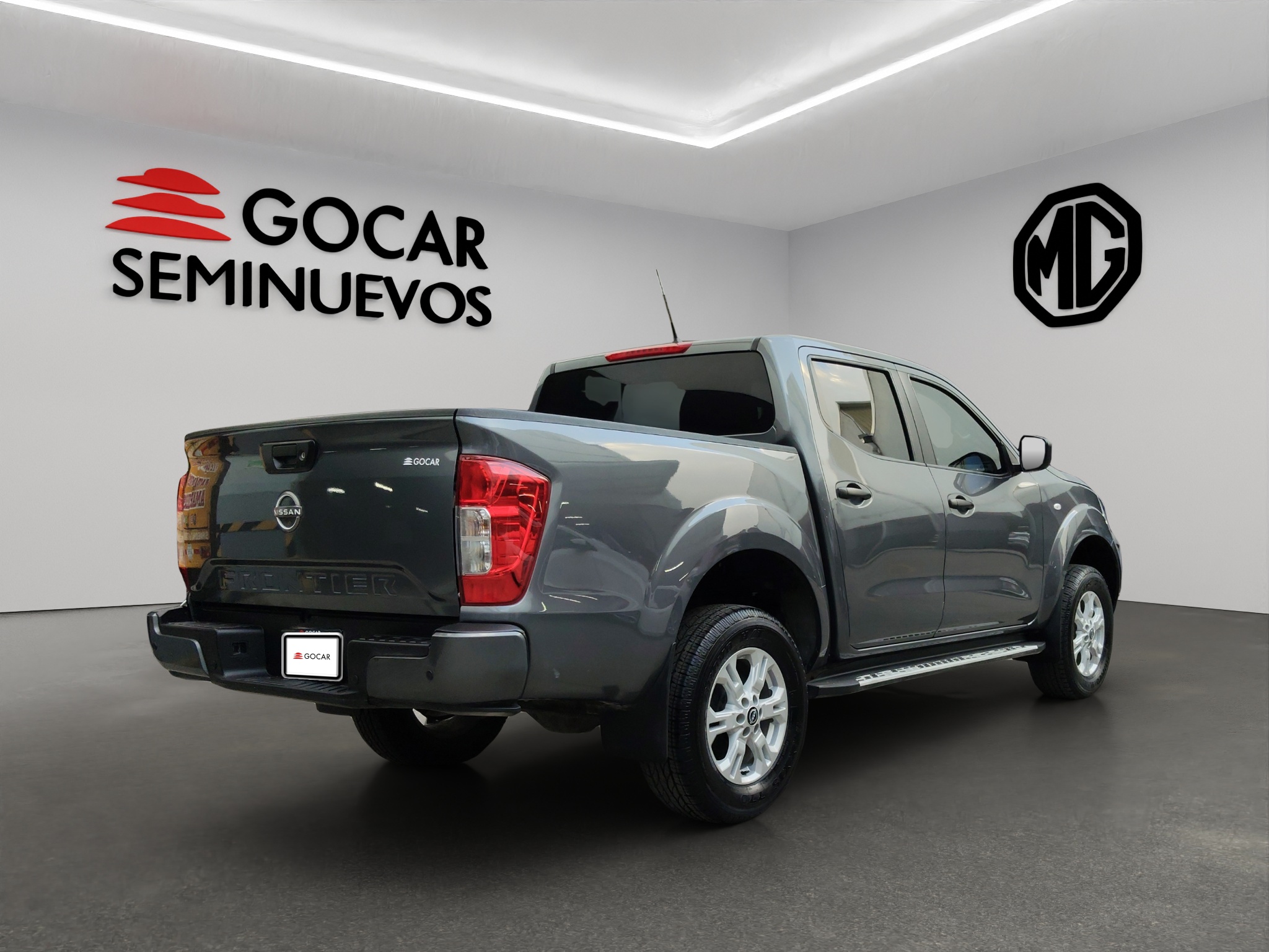 Nissan Comerciales Frontier y NP 300 Frontier Pick-Up 4 pts. Frontier XE, Doble Cab., L4, 2.5l, TM6, a/ac., VE, R-17 2024