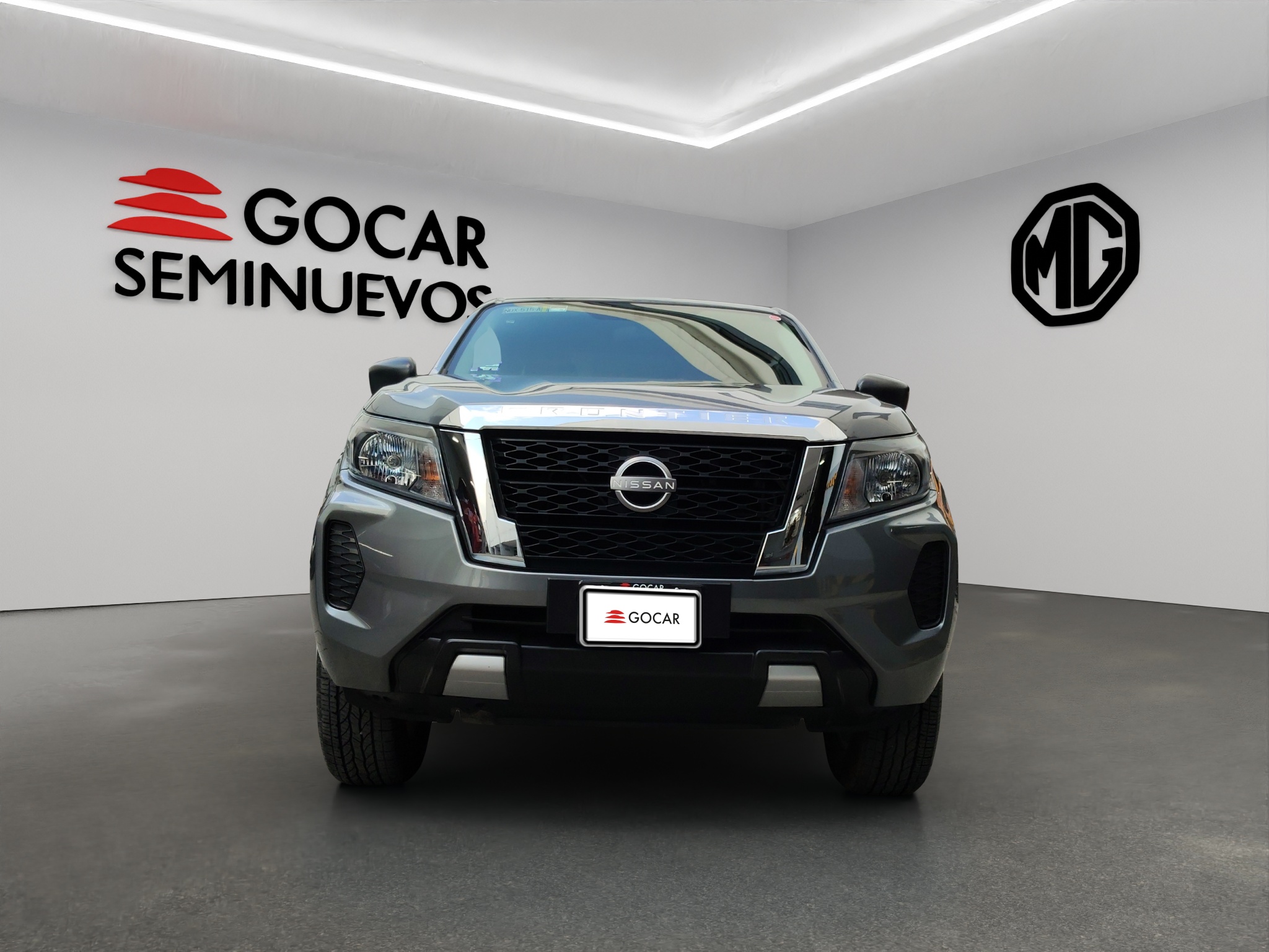 Nissan Comerciales Frontier y NP 300 Frontier Pick-Up 4 pts. Frontier XE, Doble Cab., L4, 2.5l, TM6, a/ac., VE, R-17 2024