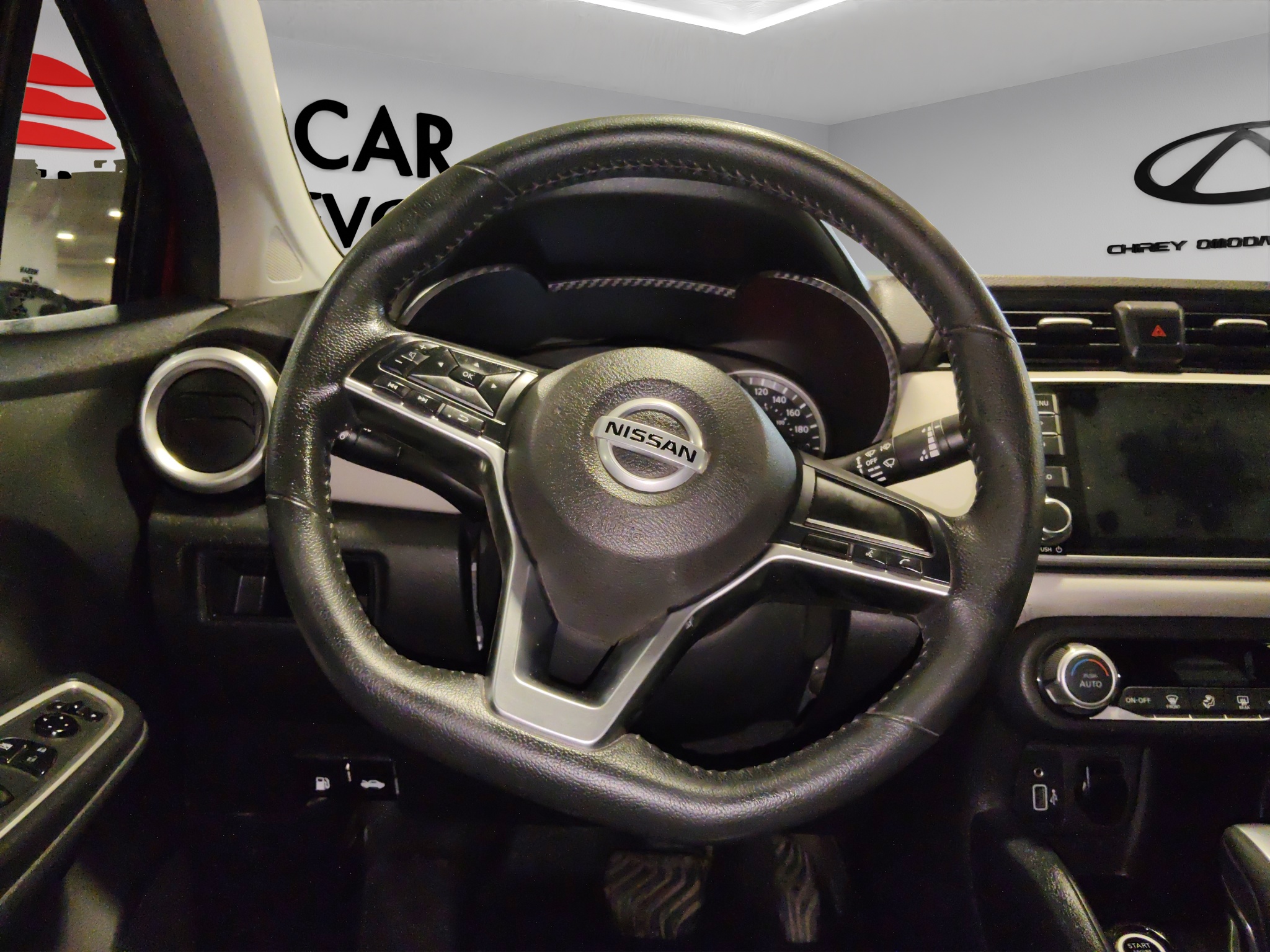 Nissan Versa 4 pts. Platinum, CVT, a/ac. Aut., VE, piel, GPS, f. led, RA-17 (línea nueva) 2020