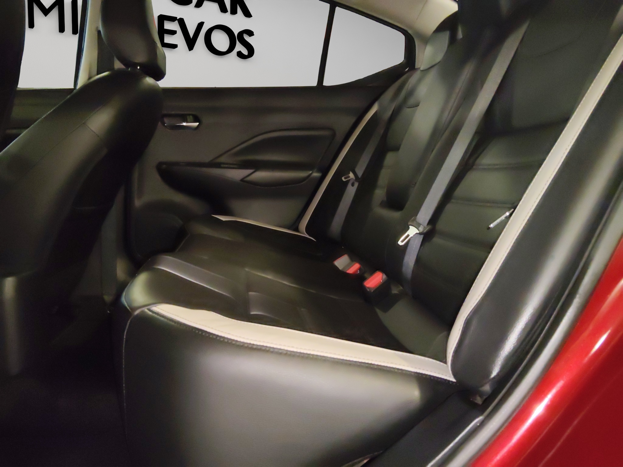 Nissan Versa 4 pts. Platinum, CVT, a/ac. Aut., VE, piel, GPS, f. led, RA-17 (línea nueva) 2020