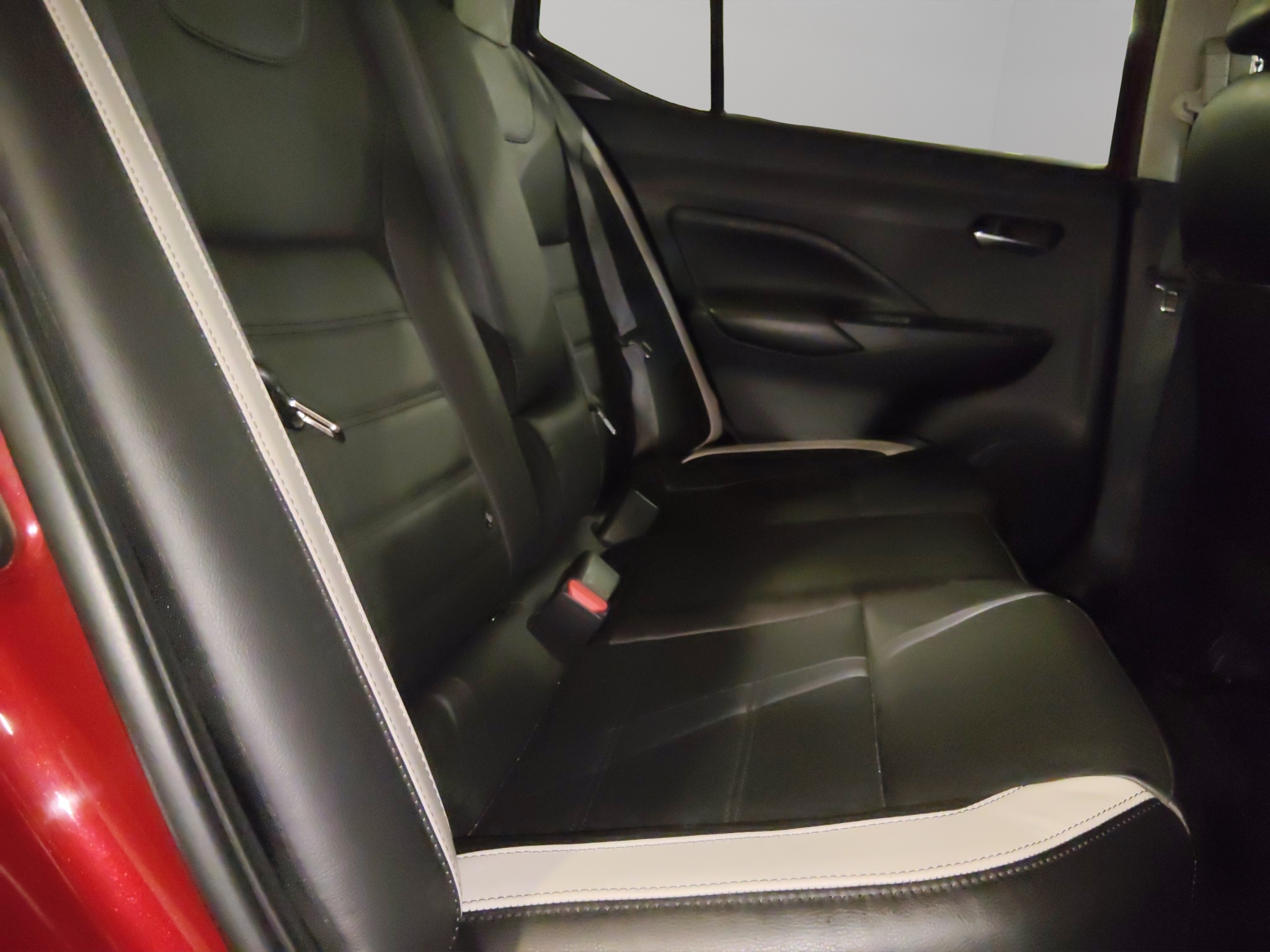 Nissan Versa 4 pts. Platinum, CVT, a/ac. Aut., VE, piel, GPS, f. led, RA-17 (línea nueva) 2020