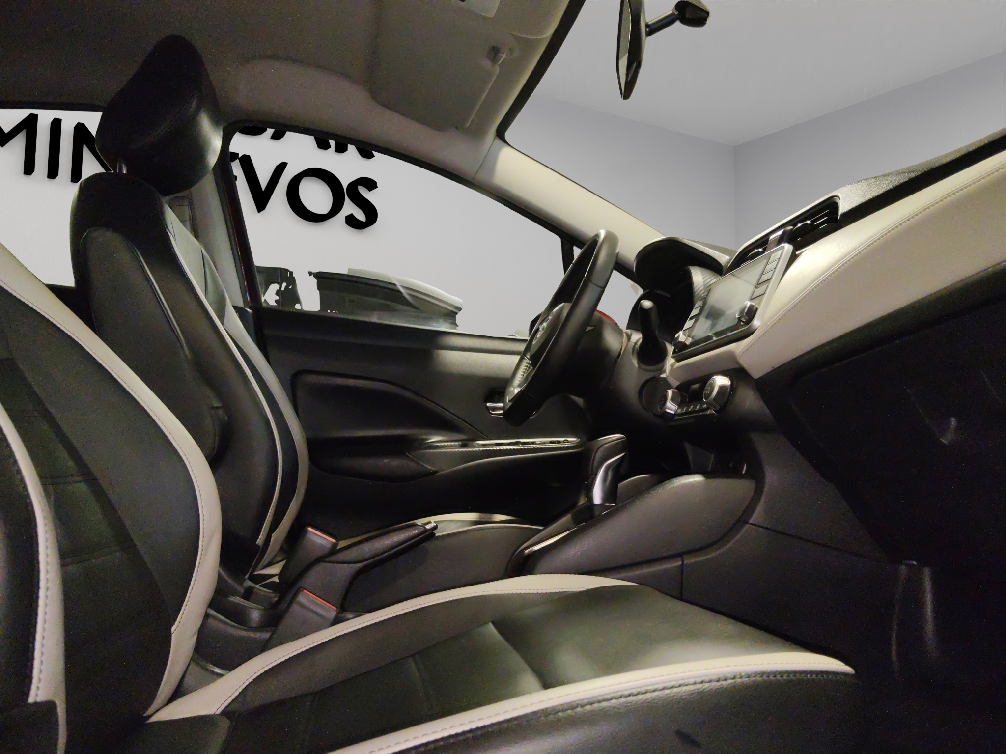 Nissan Versa 4 pts. Platinum, CVT, a/ac. Aut., VE, piel, GPS, f. led, RA-17 (línea nueva) 2020