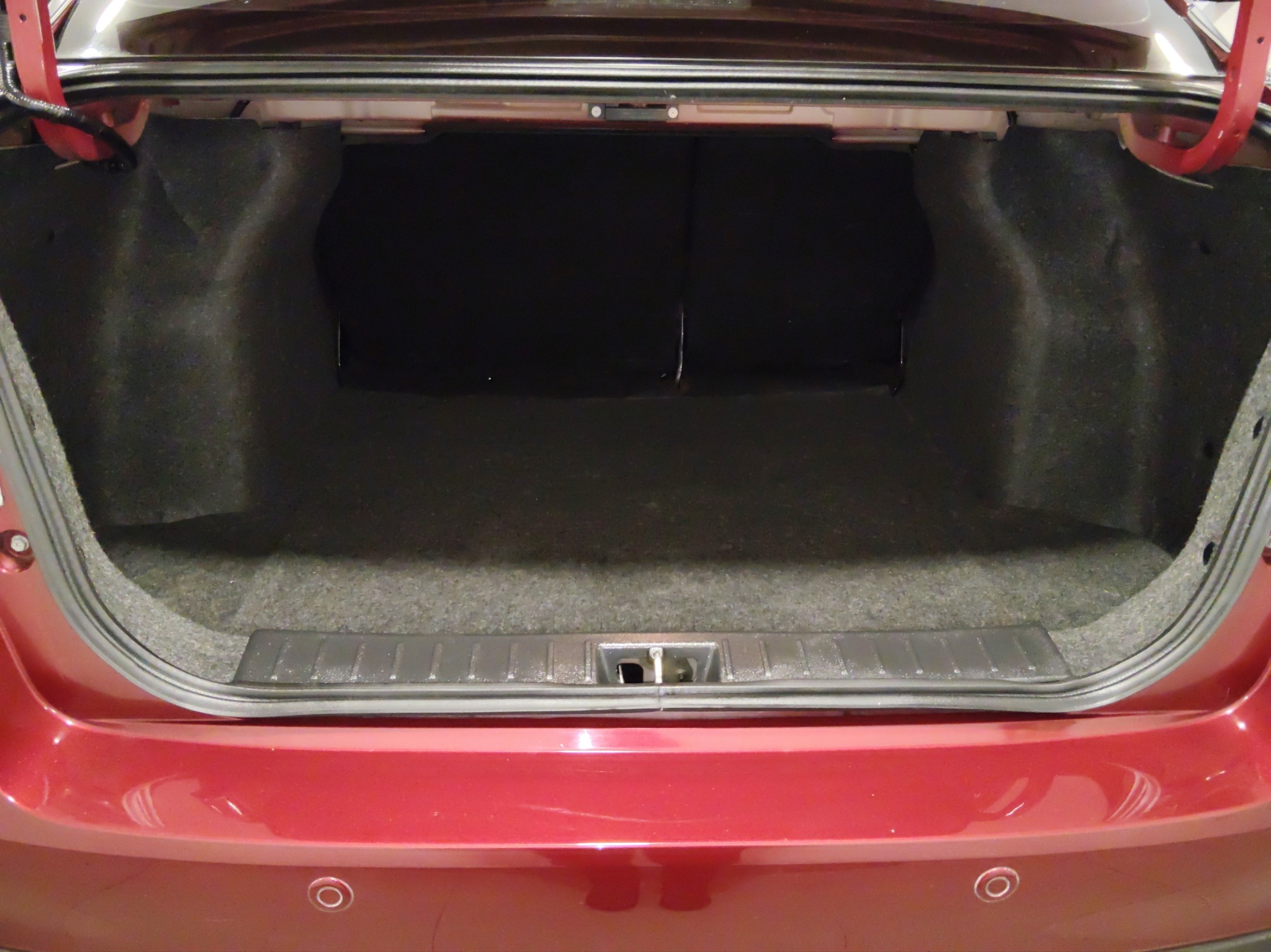 Nissan Versa 4 pts. Platinum, CVT, a/ac. Aut., VE, piel, GPS, f. led, RA-17 (línea nueva) 2020