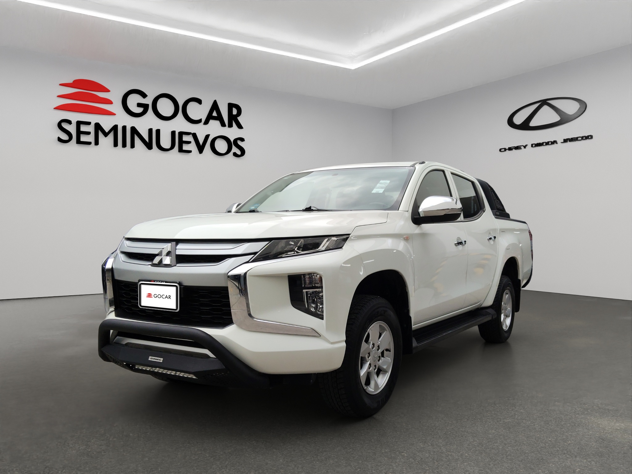 Mitsubishi Comerciales L200 Pick-Up 4 pts. GLX, Doble Cab., 2.4l, TM5 (línea anterior) 2024