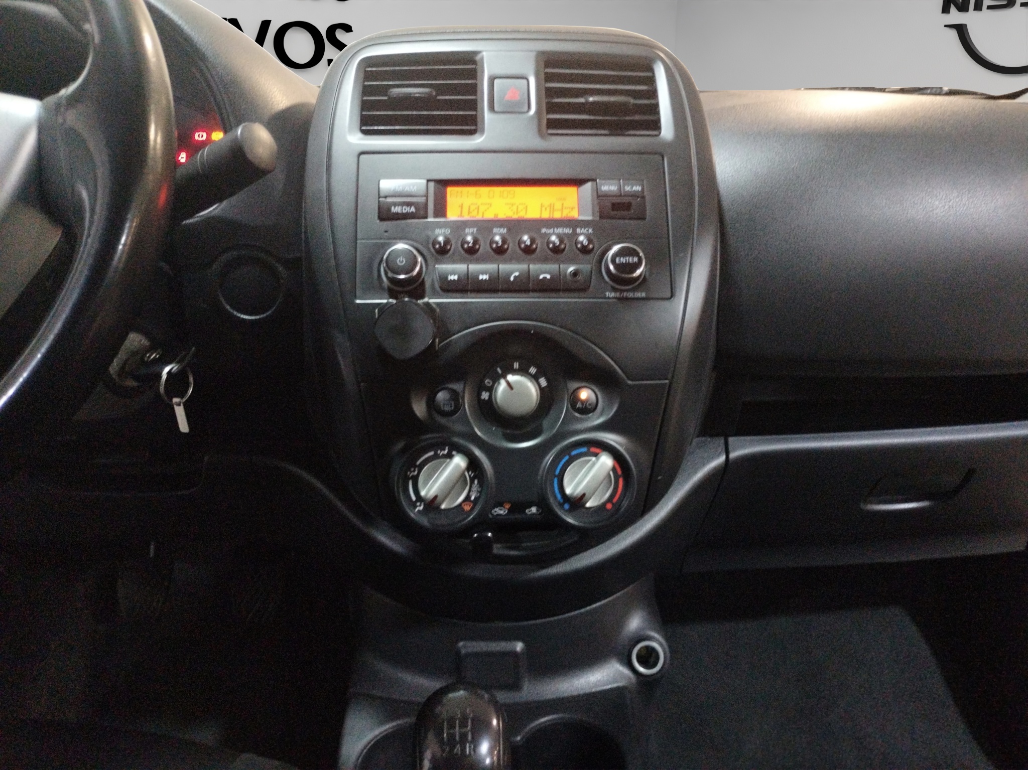 Nissan V-Drive Atrás 15