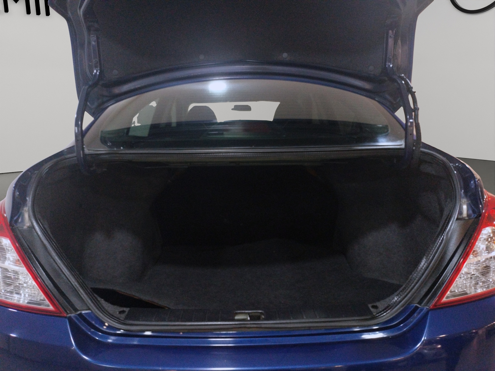 Nissan V-Drive Llantas 20