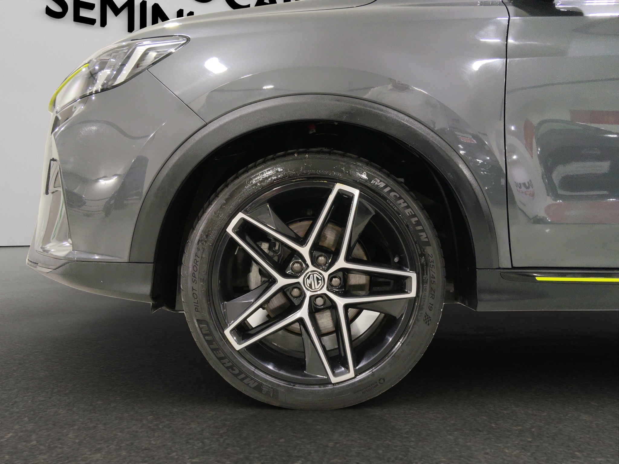 MG RX5  5 pts. Elegance, 1.5T, TA, piel bitono, TP, RA-19 2024