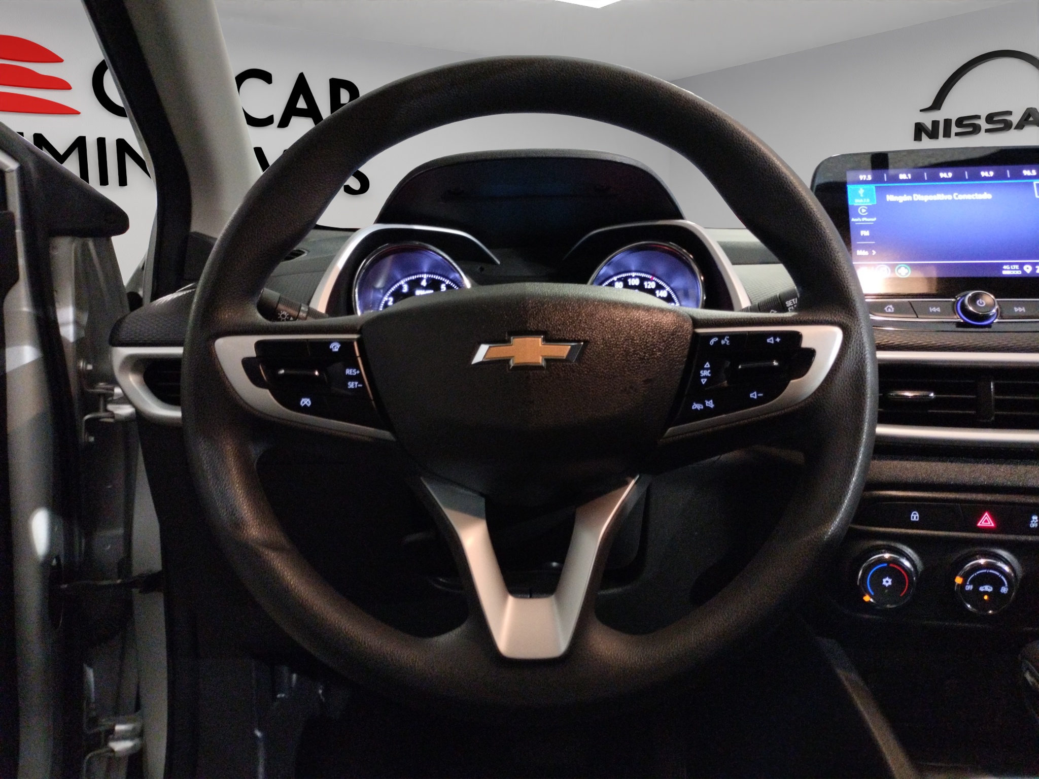 Chevrolet Tracker VUD Arriba 9