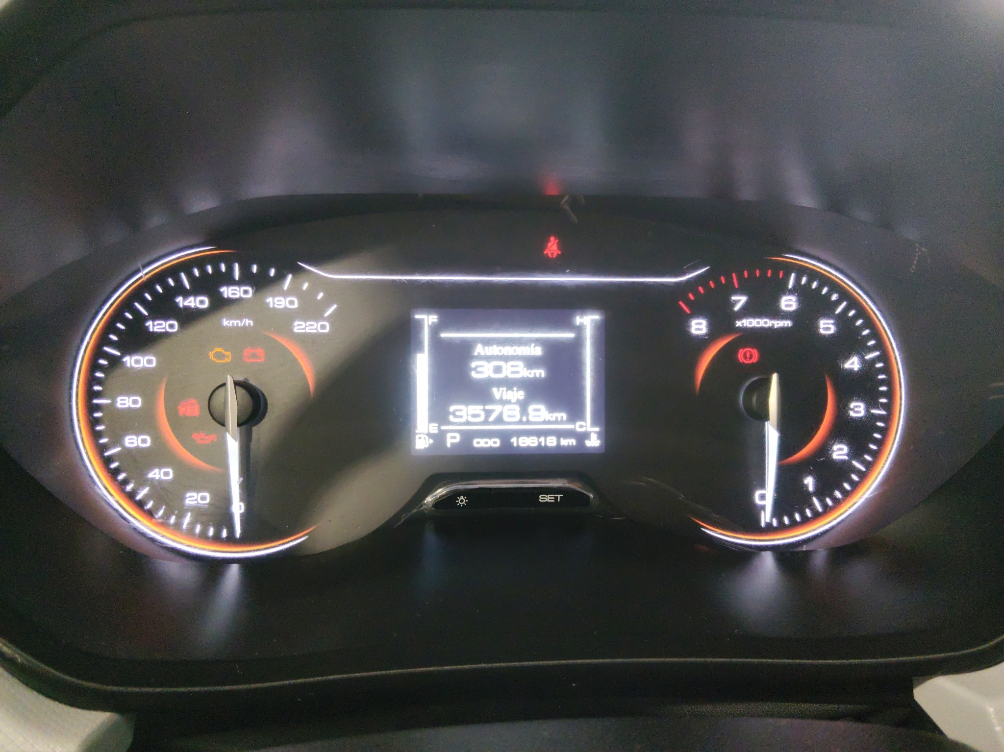 Chevrolet Aveo Lateral derecho 12