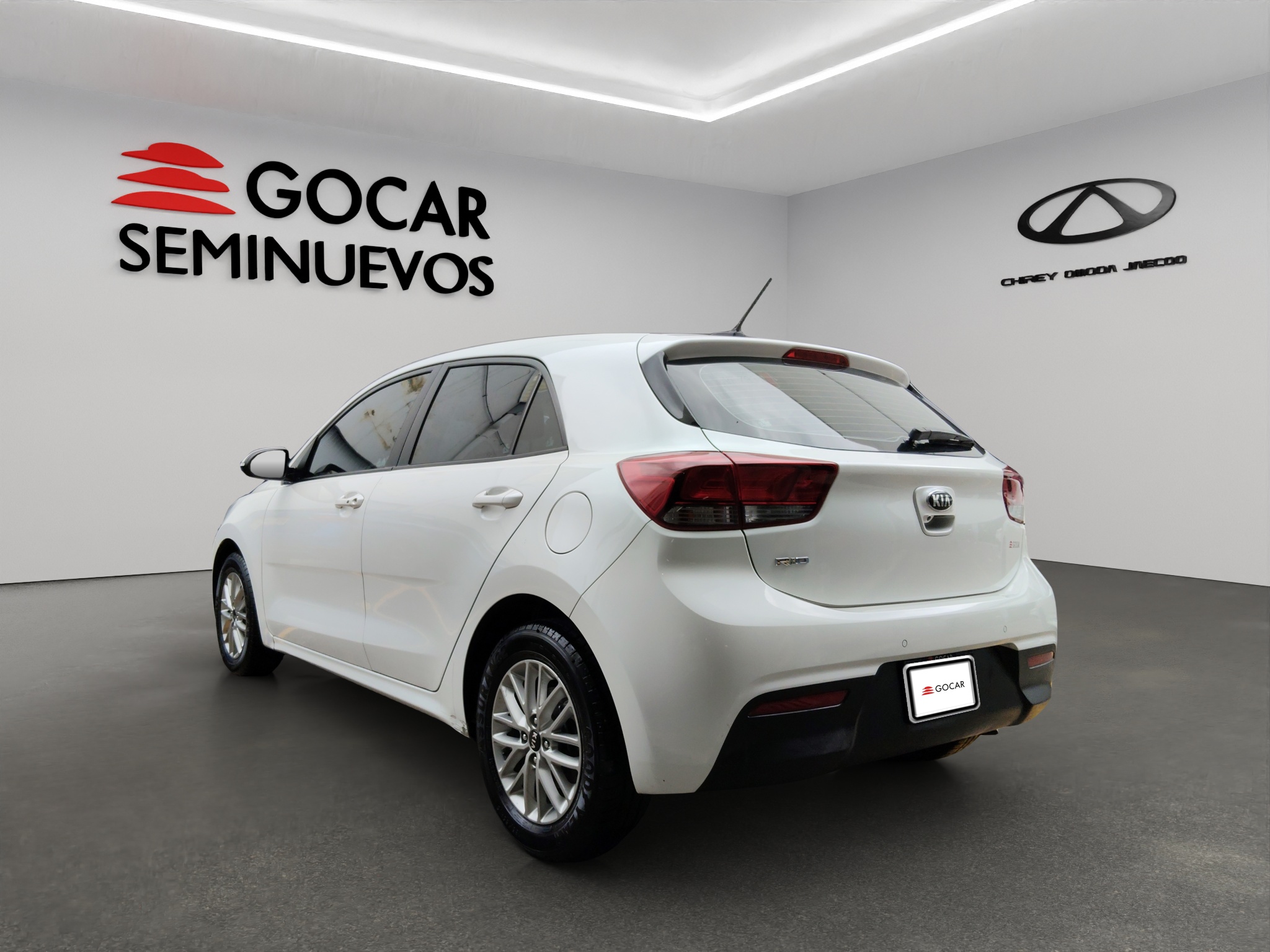 KIA Rio 5 pts. HB EX, TA, VE, f. niebla, RA-15 (línea nueva) 2018