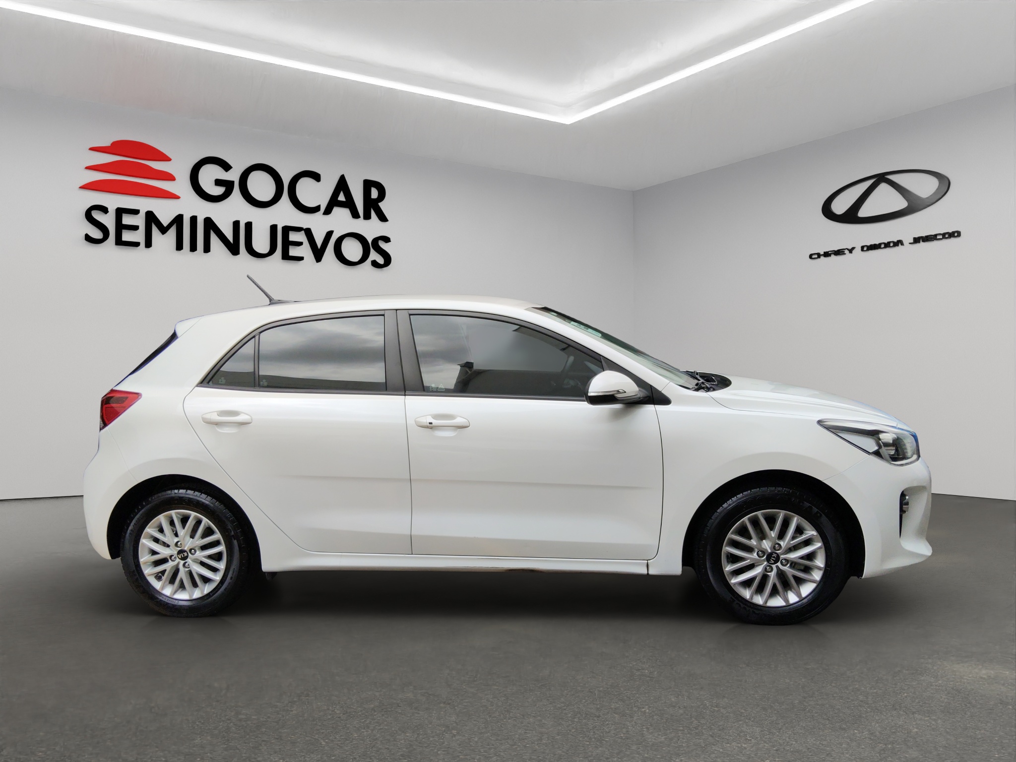 KIA Rio 5 pts. HB EX, TA, VE, f. niebla, RA-15 (línea nueva) 2018