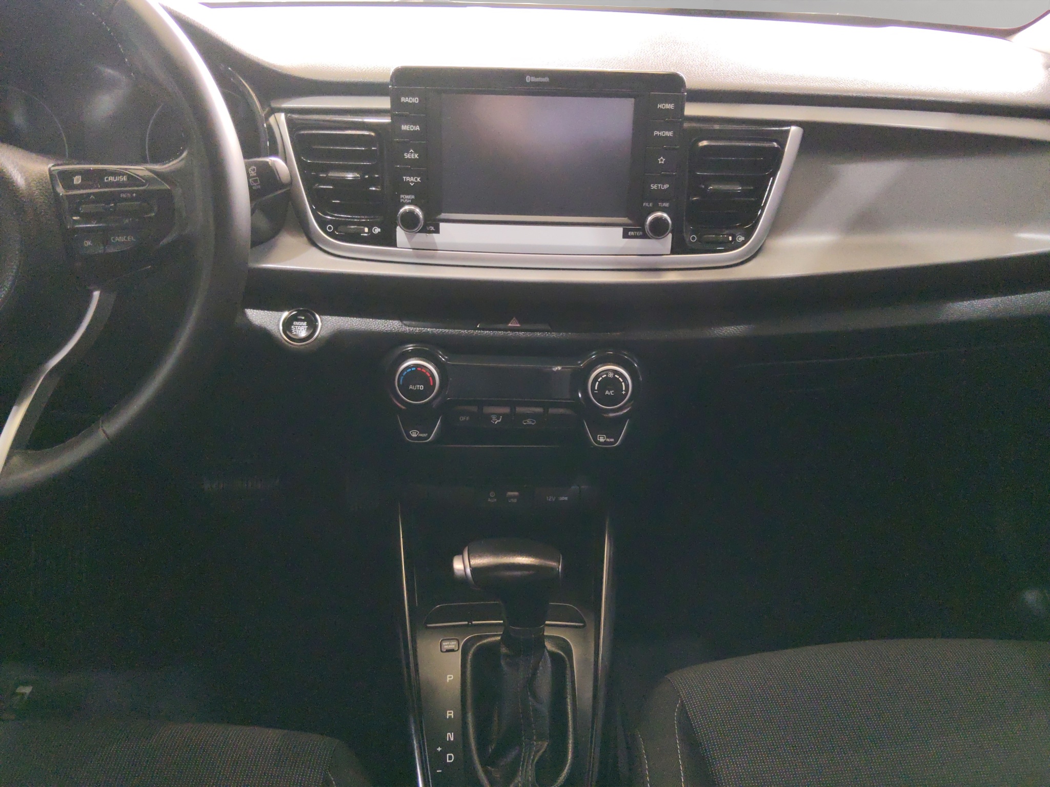 KIA Rio 5 pts. HB EX, TA, VE, f. niebla, RA-15 (línea nueva) 2018