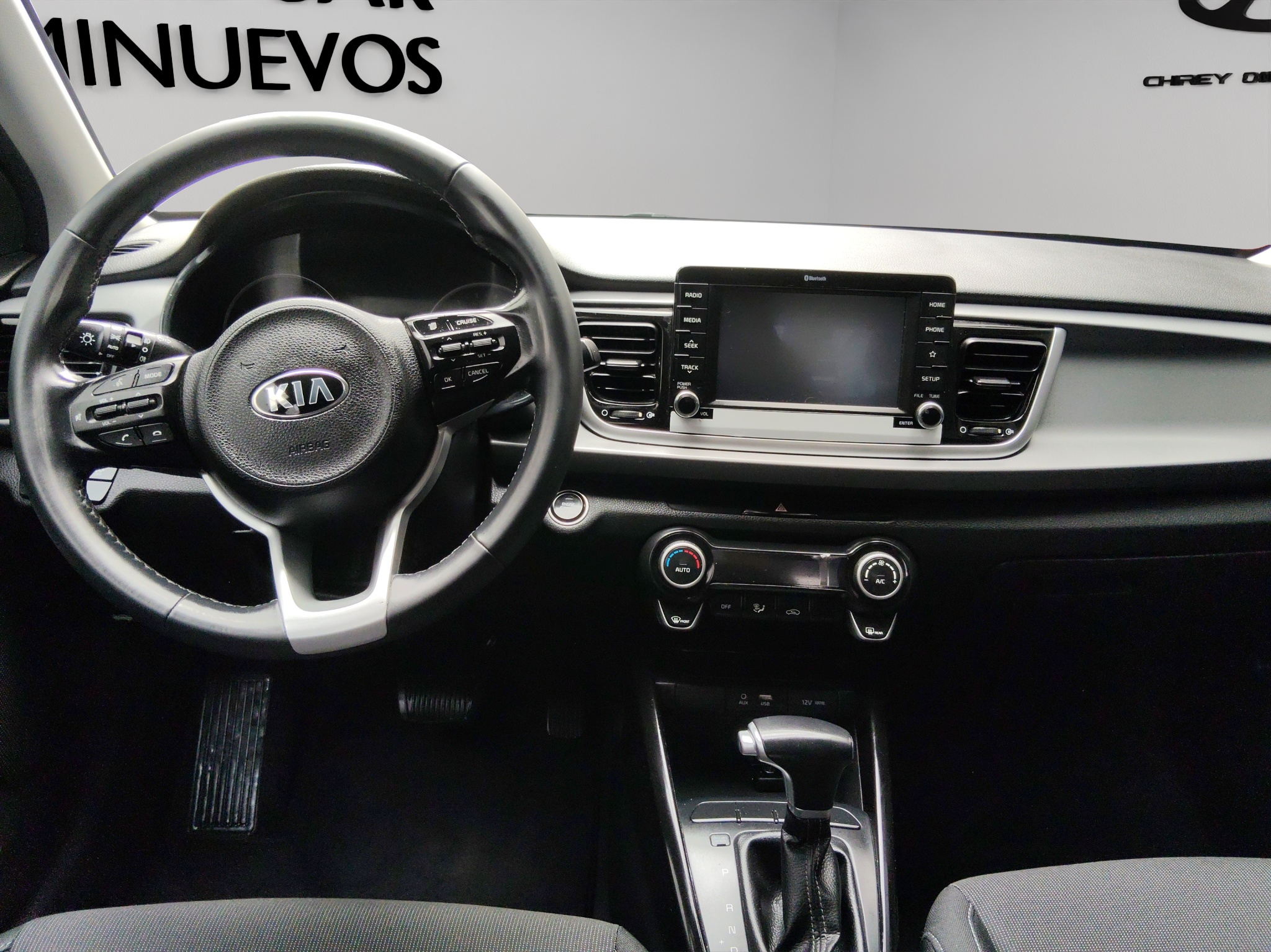 KIA Rio 5 pts. HB EX, TA, VE, f. niebla, RA-15 (línea nueva) 2018