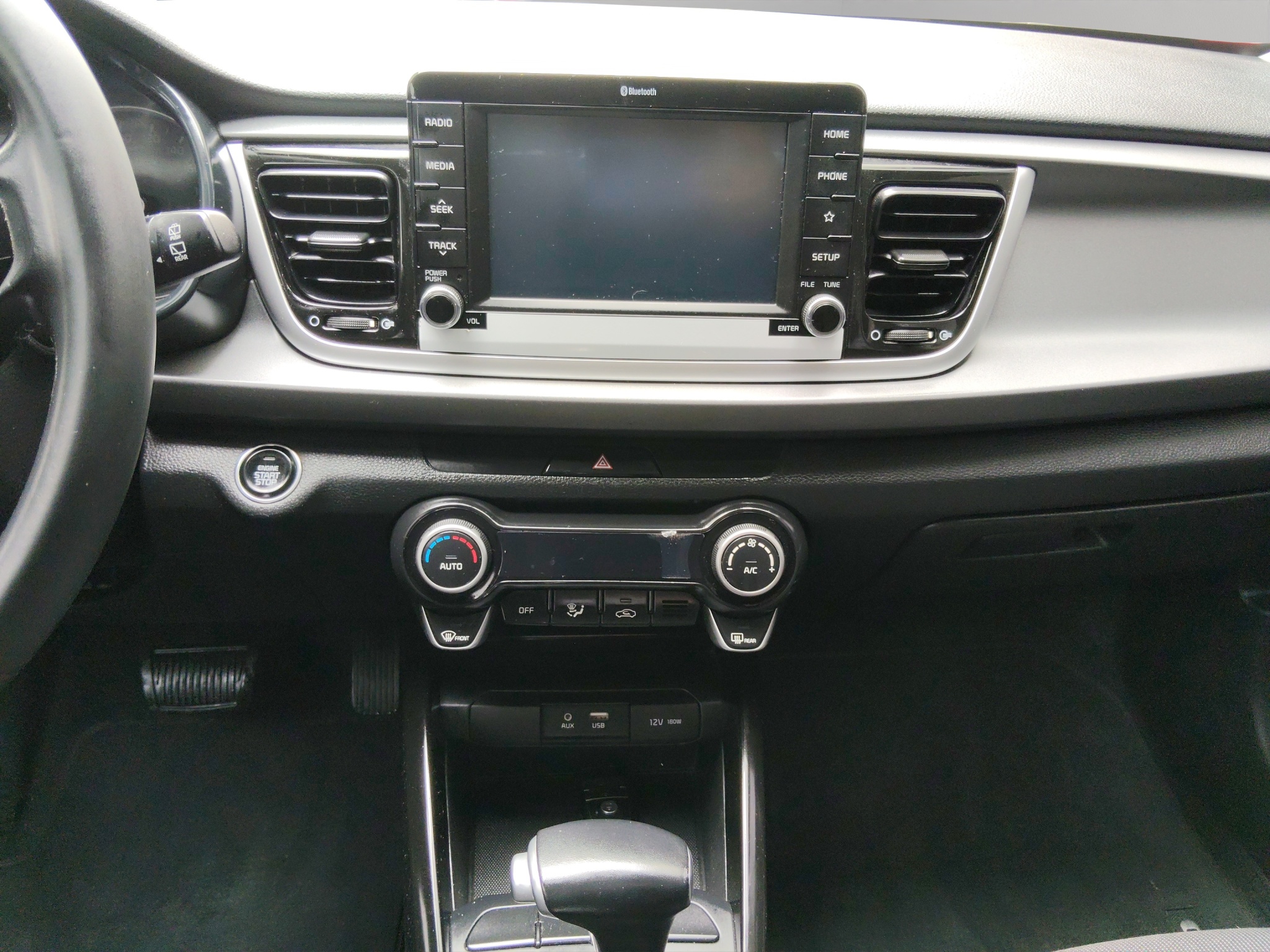 KIA Rio 5 pts. HB EX, TA, VE, f. niebla, RA-15 (línea nueva) 2018