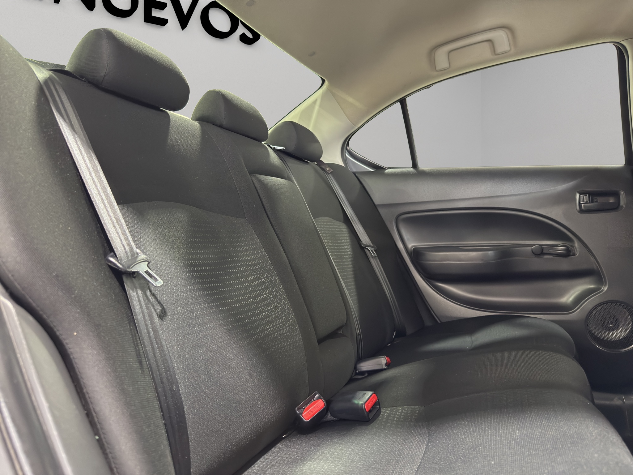 Dodge Attitude 4 pts. SE, 1.2l, TM5, a/ac., VE del., R-14 2023
