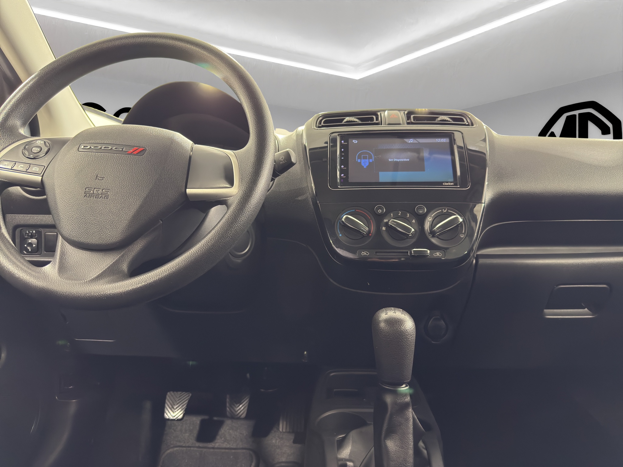 Dodge Attitude 4 pts. SE, 1.2l, TM5, a/ac., VE del., R-14 2023