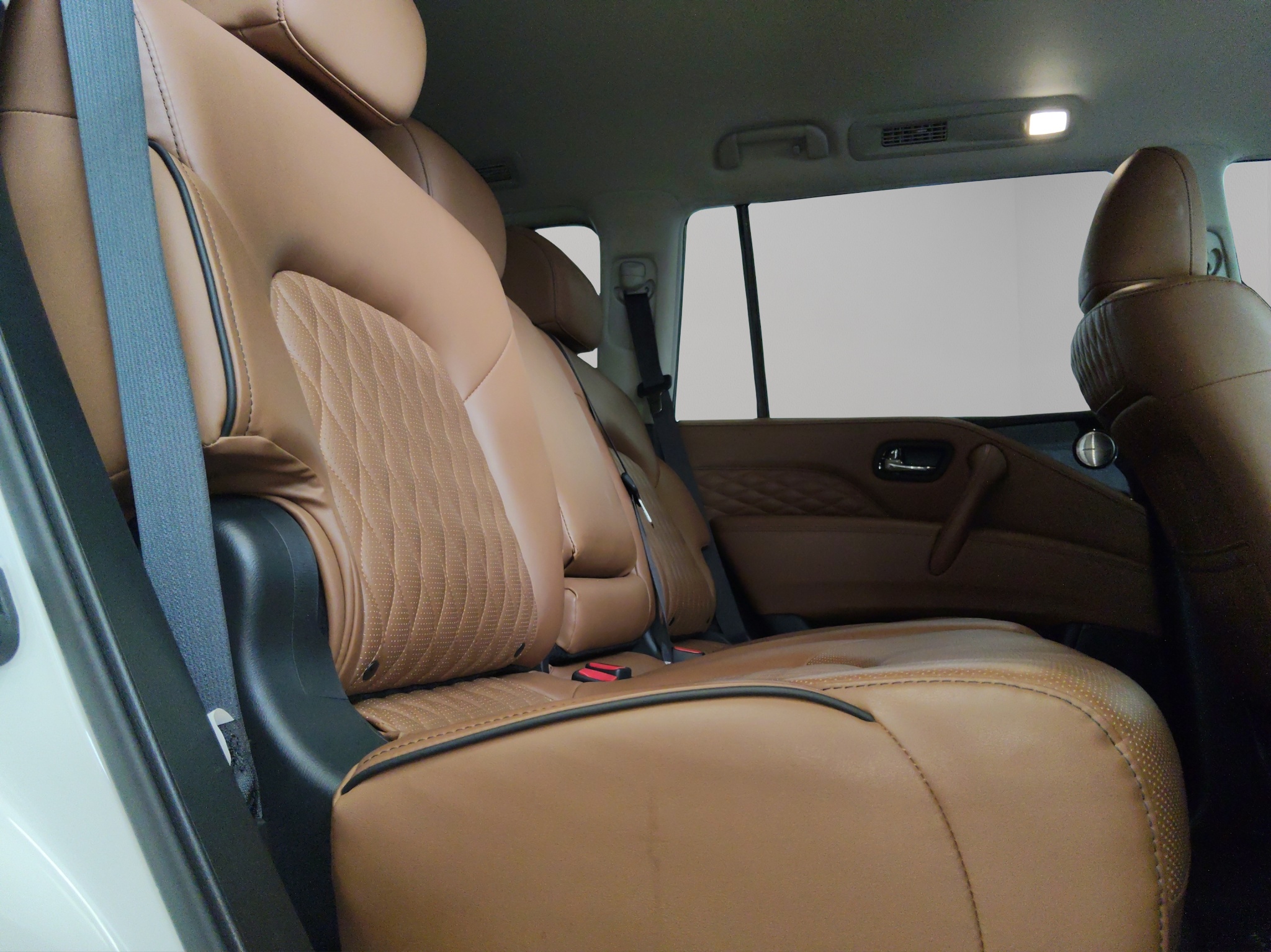 Infiniti QX80  4x4 5 pts. V8, TA, piel, QC, s. Bose, 7 y 8 pas., RA-22 (línea anterior) 2024