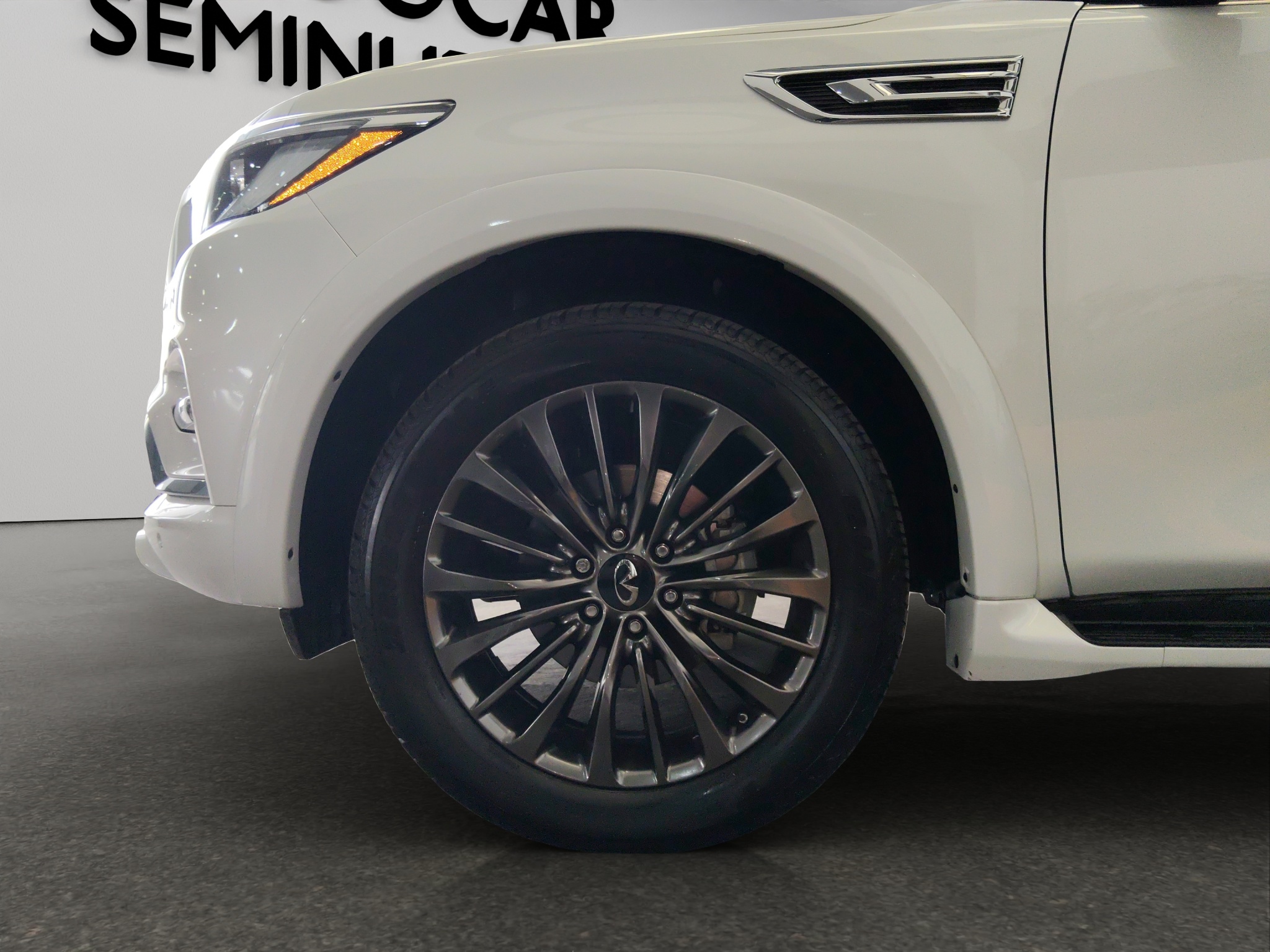 Infiniti QX80  4x4 5 pts. V8, TA, piel, QC, s. Bose, 7 y 8 pas., RA-22 (línea anterior) 2024