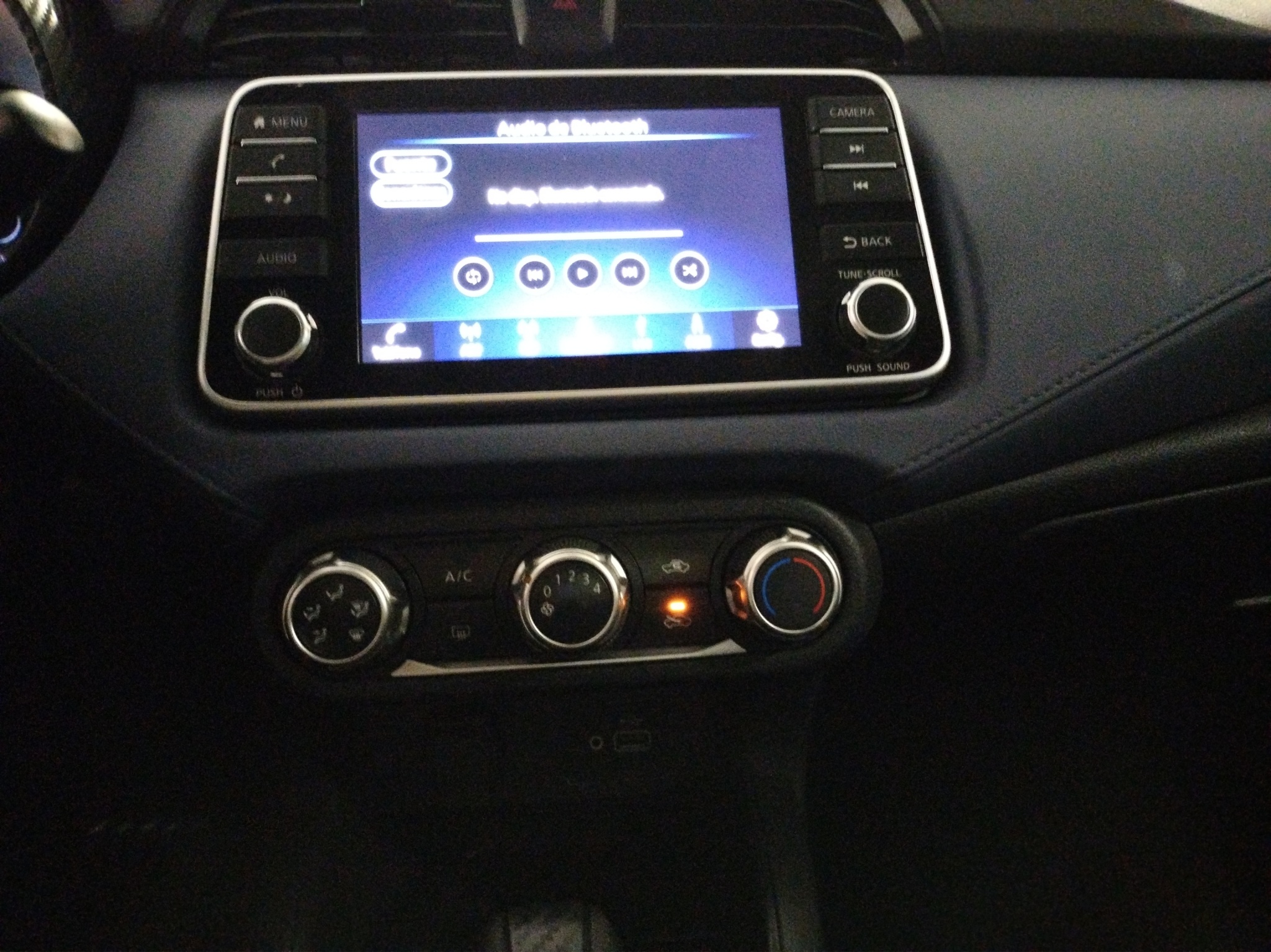 Nissan Versa ADVANCE CVT 2024