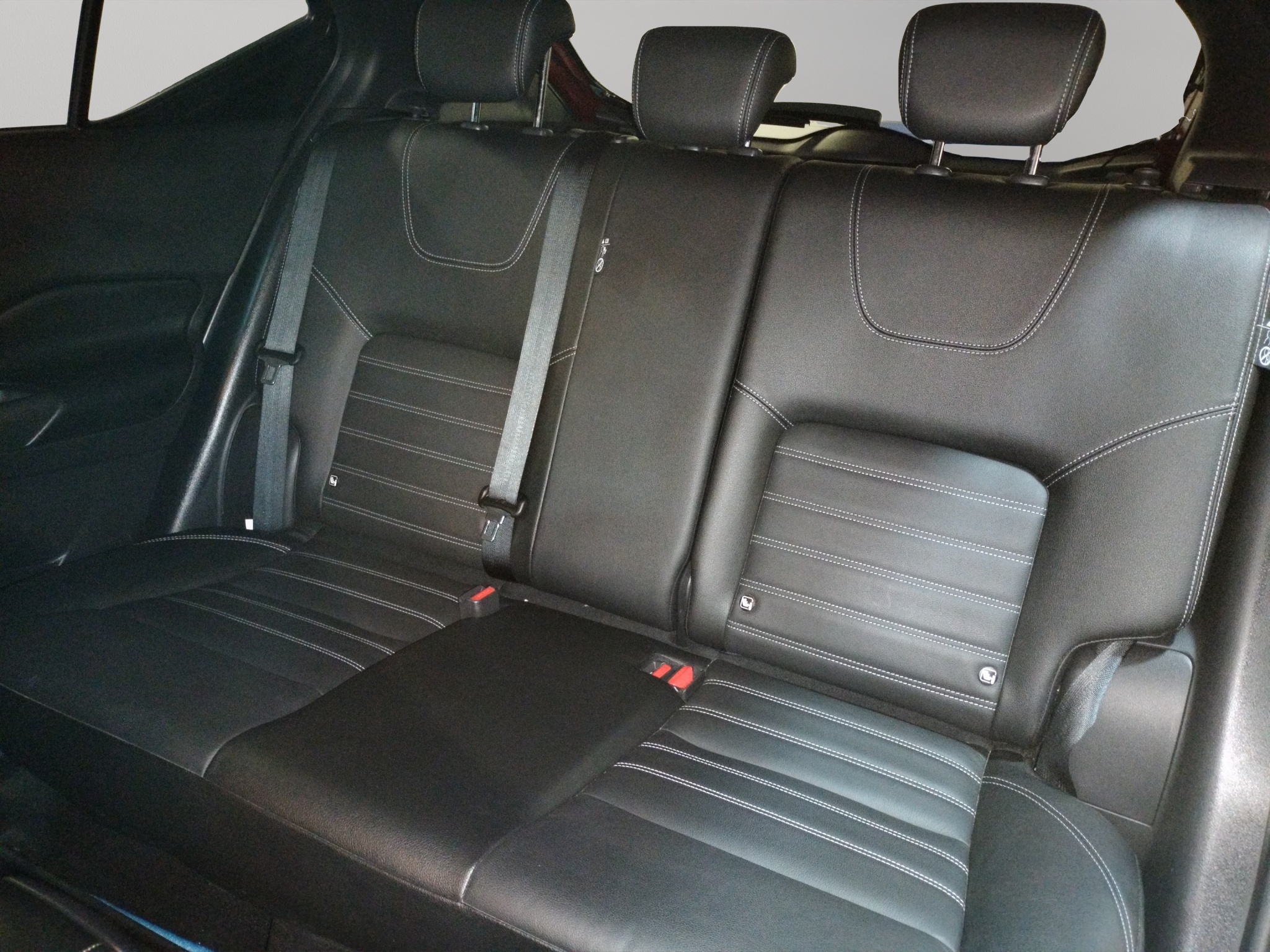 Nissan Kicks VUD 5 pts. Platinum e-Power, E-REV, TA, piel, ADAS, RA-17 2023