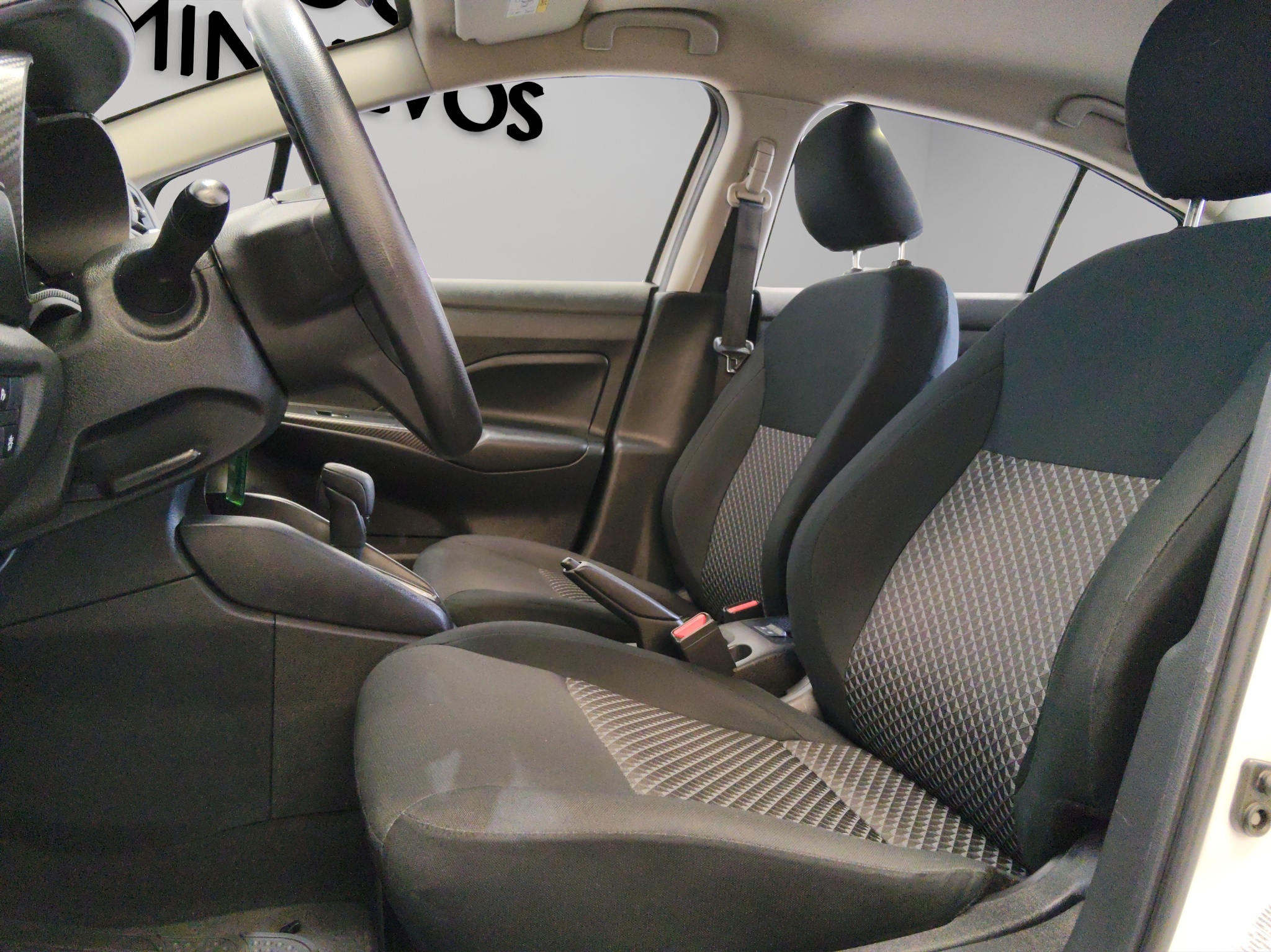 Nissan Versa Sense CVT  2024