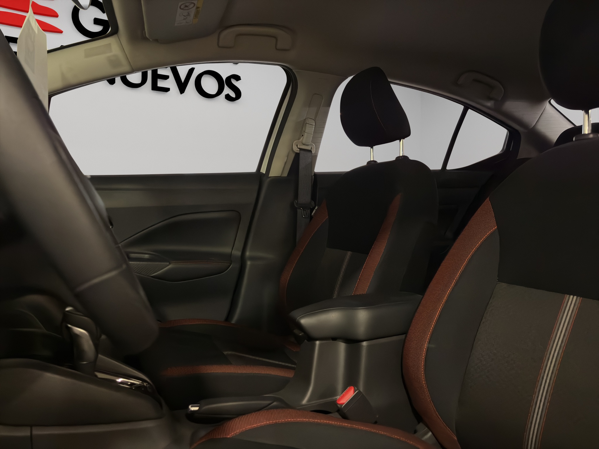 Nissan Versa 4 pts. SR, CVT, a/ac. Aut., f. niebla, f. led, spoiler, RA-17 2024
