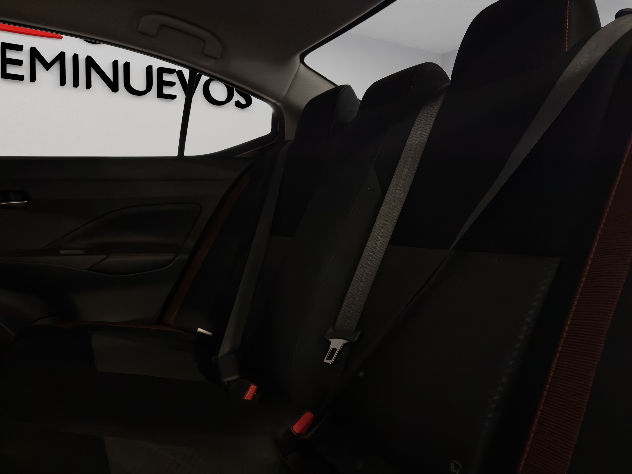 Nissan Versa 4 pts. SR, CVT, a/ac. Aut., f. niebla, f. led, spoiler, RA-17 2024