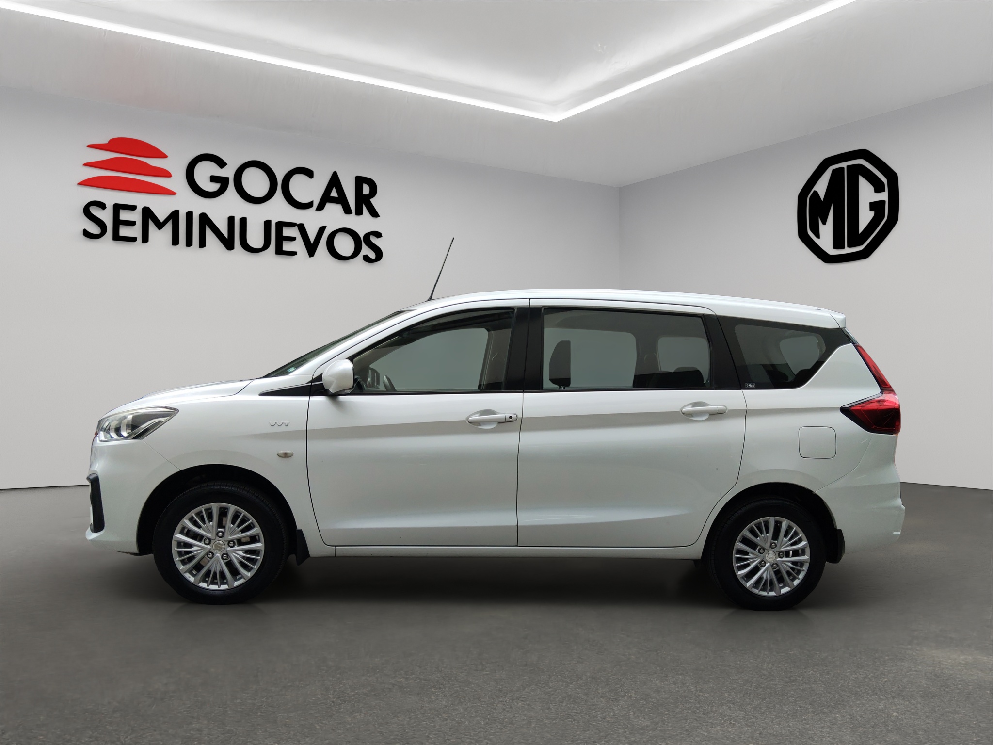 Suzuki Ertiga Minivan 5 pts. GLX, 1.5l, TA, a/ac. Aut., f. niebla, RA-15 2021