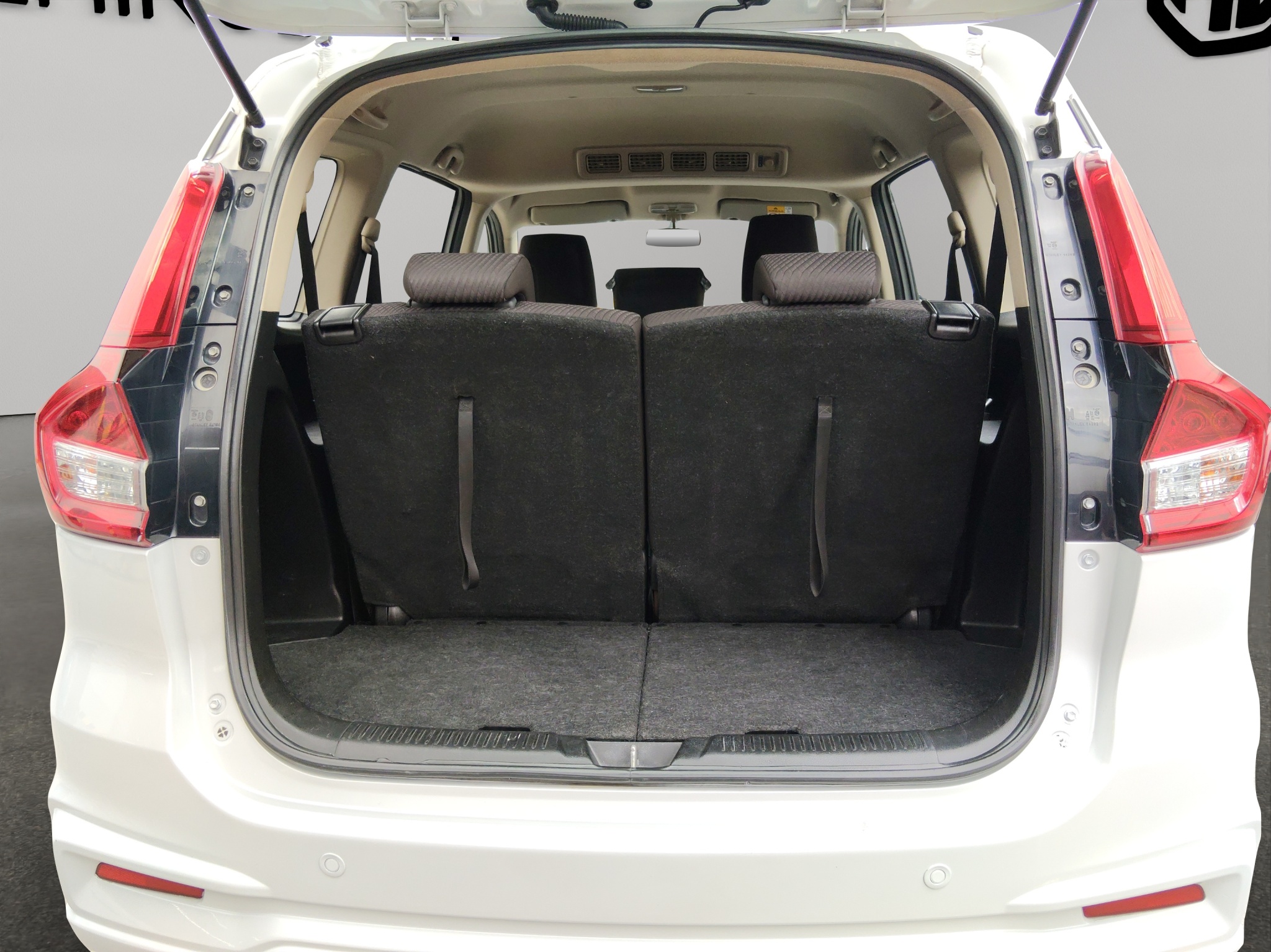 Suzuki Ertiga Minivan 5 pts. GLX, 1.5l, TA, a/ac. Aut., f. niebla, RA-15 2021
