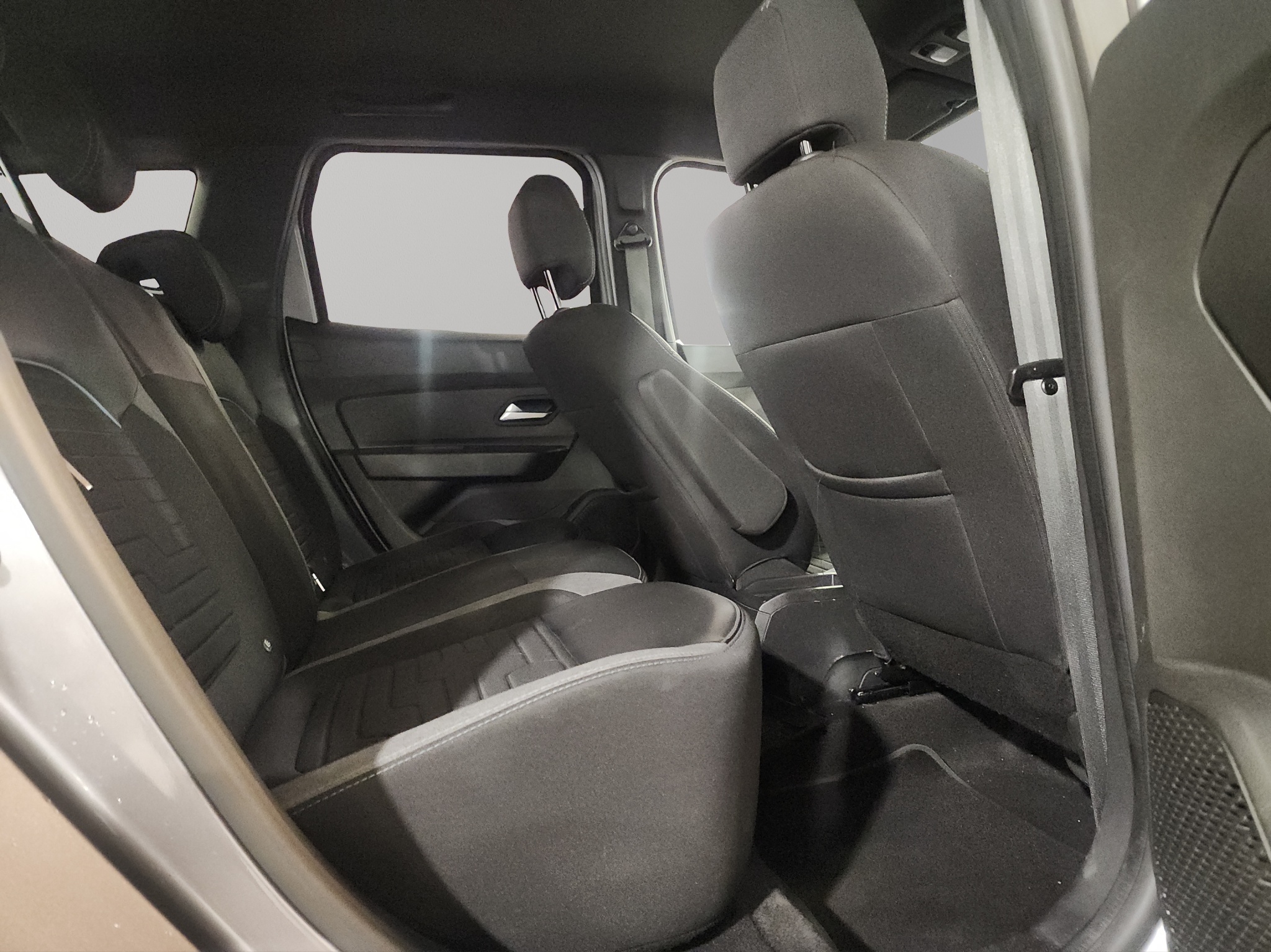 Renault Duster  5 pts. Iconic, 1.3T, TA, a/ac. Aut., VE, f. niebla, RA-17 2023