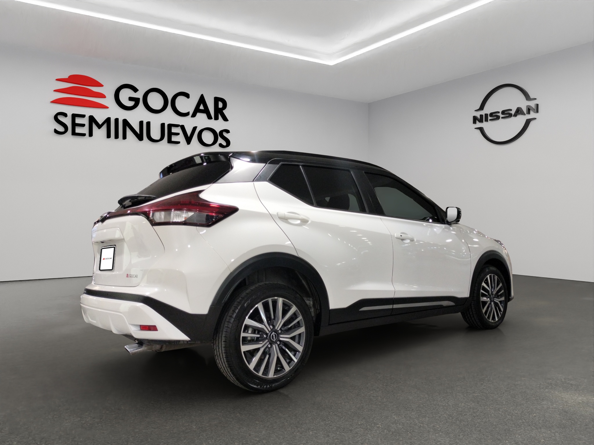 Nissan Kicks  5 pts. Platinum, 1.6l, TA, a/ac. Aut., piel, GPS, RA-18 (línea anterior) 2024
