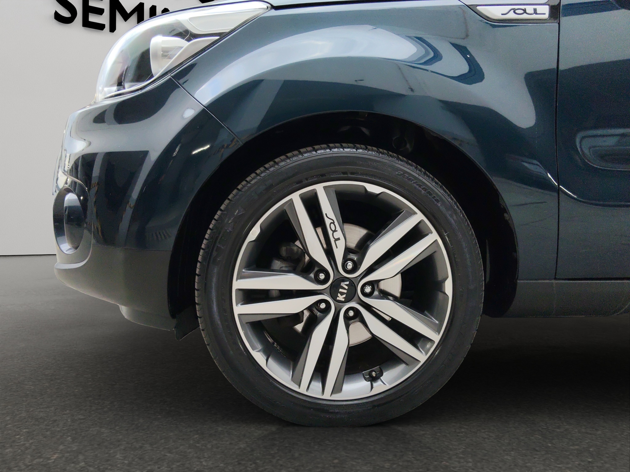 KIA Soul  5 pts. EX Pack, 2.0l, TA, a/ac., piel, TP, f. niebla, RA-18 (línea anterior) 2019