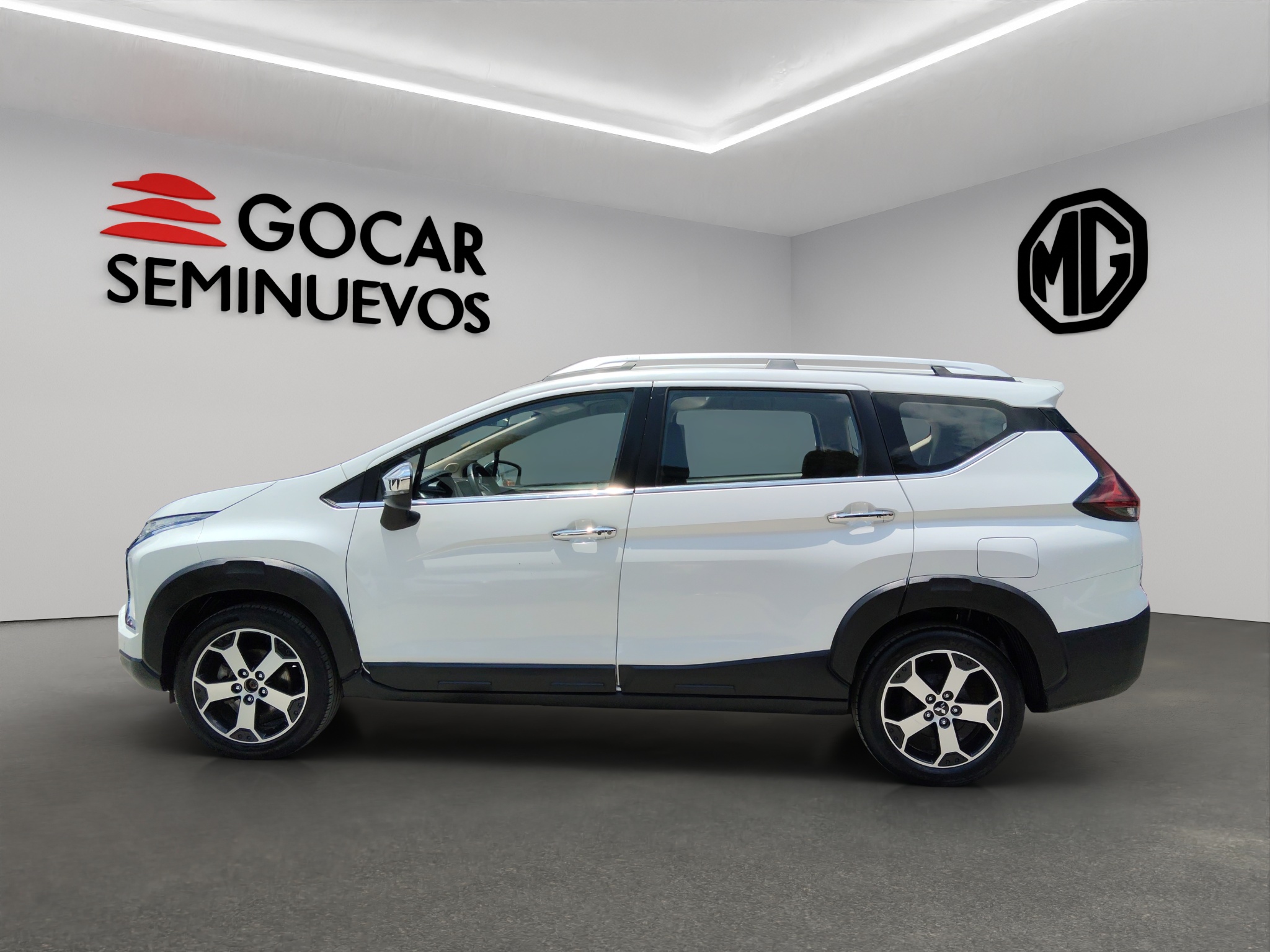 Mitsubishi Xpander VUD 5 pts. Cross y Limited, 1.5l, TA, f. led, 7 pas., RA-17 2023