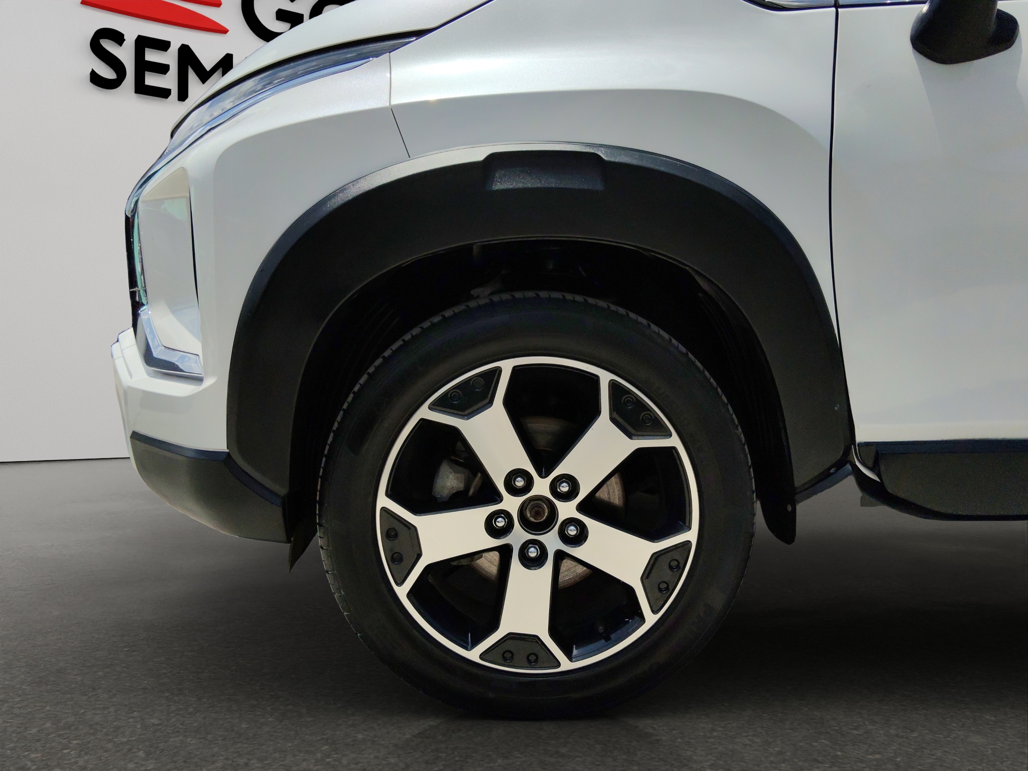 Mitsubishi Xpander VUD 5 pts. Cross y Limited, 1.5l, TA, f. led, 7 pas., RA-17 2023