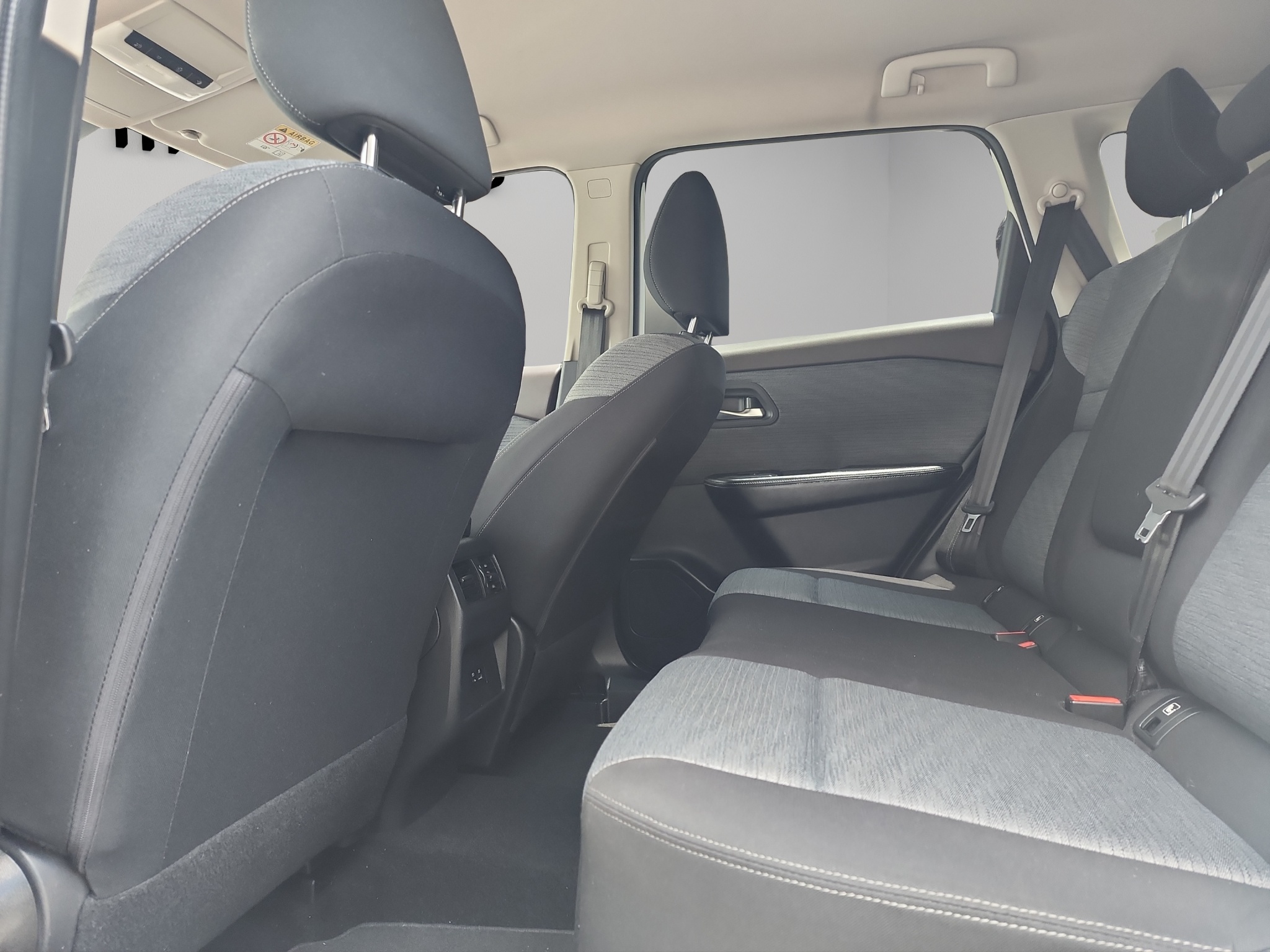 Nissan X-Trail VUD 5 pts. Advance, TA, RA-17 (línea nueva) 2023