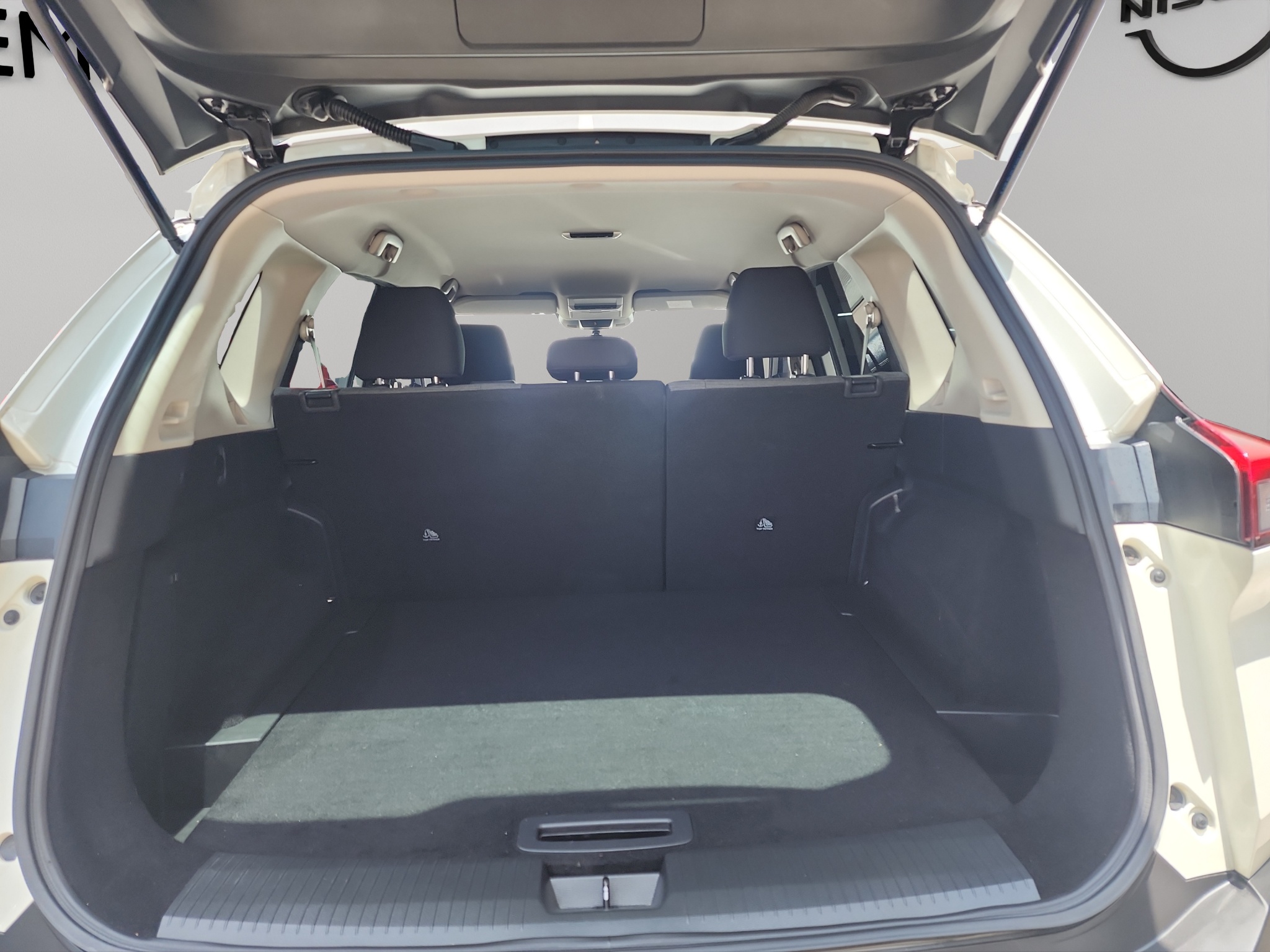 Nissan X-Trail VUD 5 pts. Advance, TA, RA-17 (línea nueva) 2023