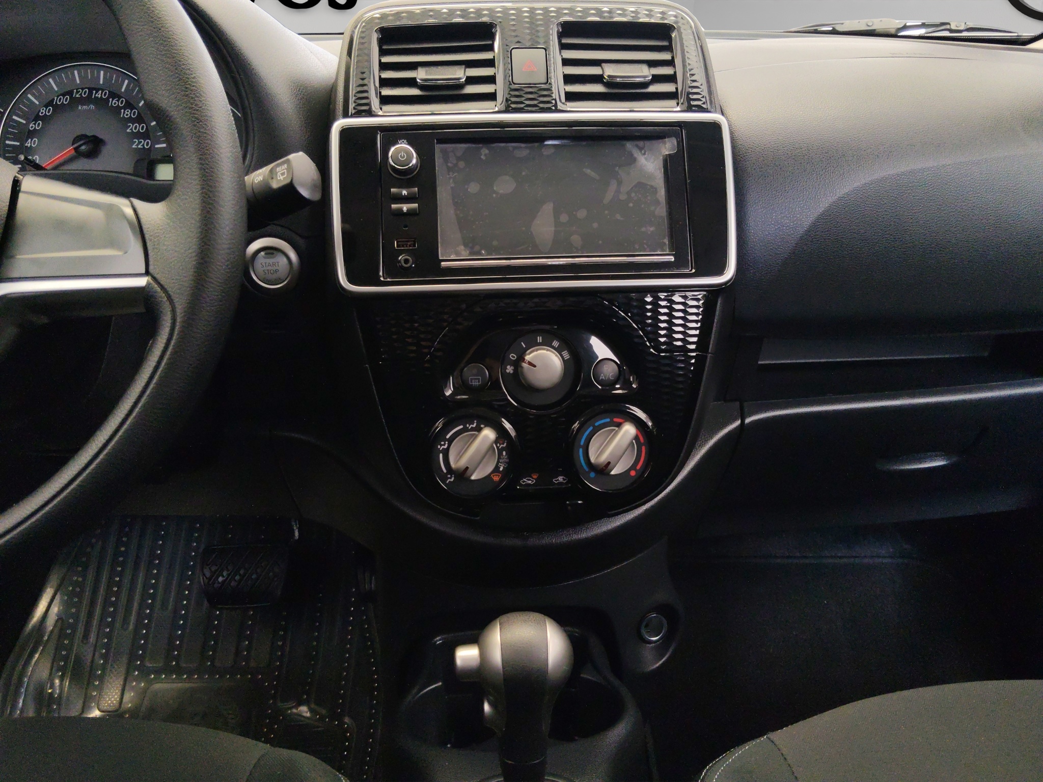 Nissan March 5 pts. HB Advance, At, a/ac., VE, RA-15 2024 2023