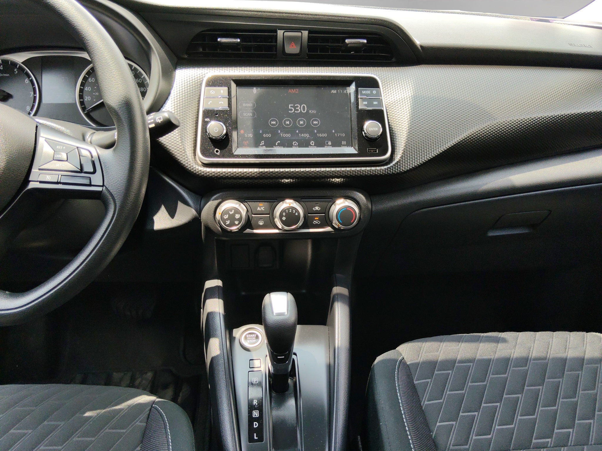 Nissan Kicks  5 pts. Play Advance e-Power, E-REV, TA, RA-17 (línea nueva) 2025