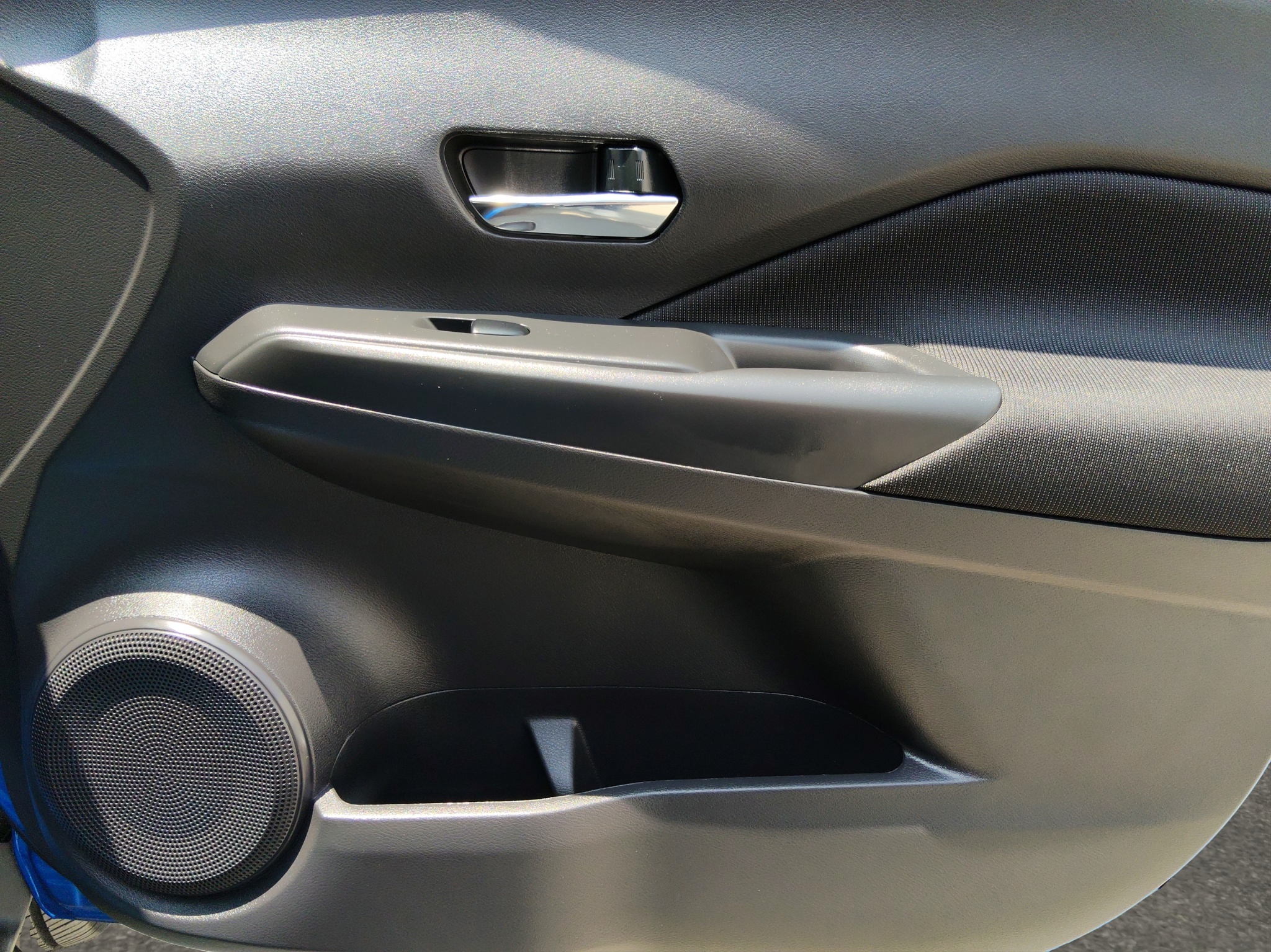 Nissan Kicks  5 pts. Play Advance e-Power, E-REV, TA, RA-17 (línea nueva) 2025
