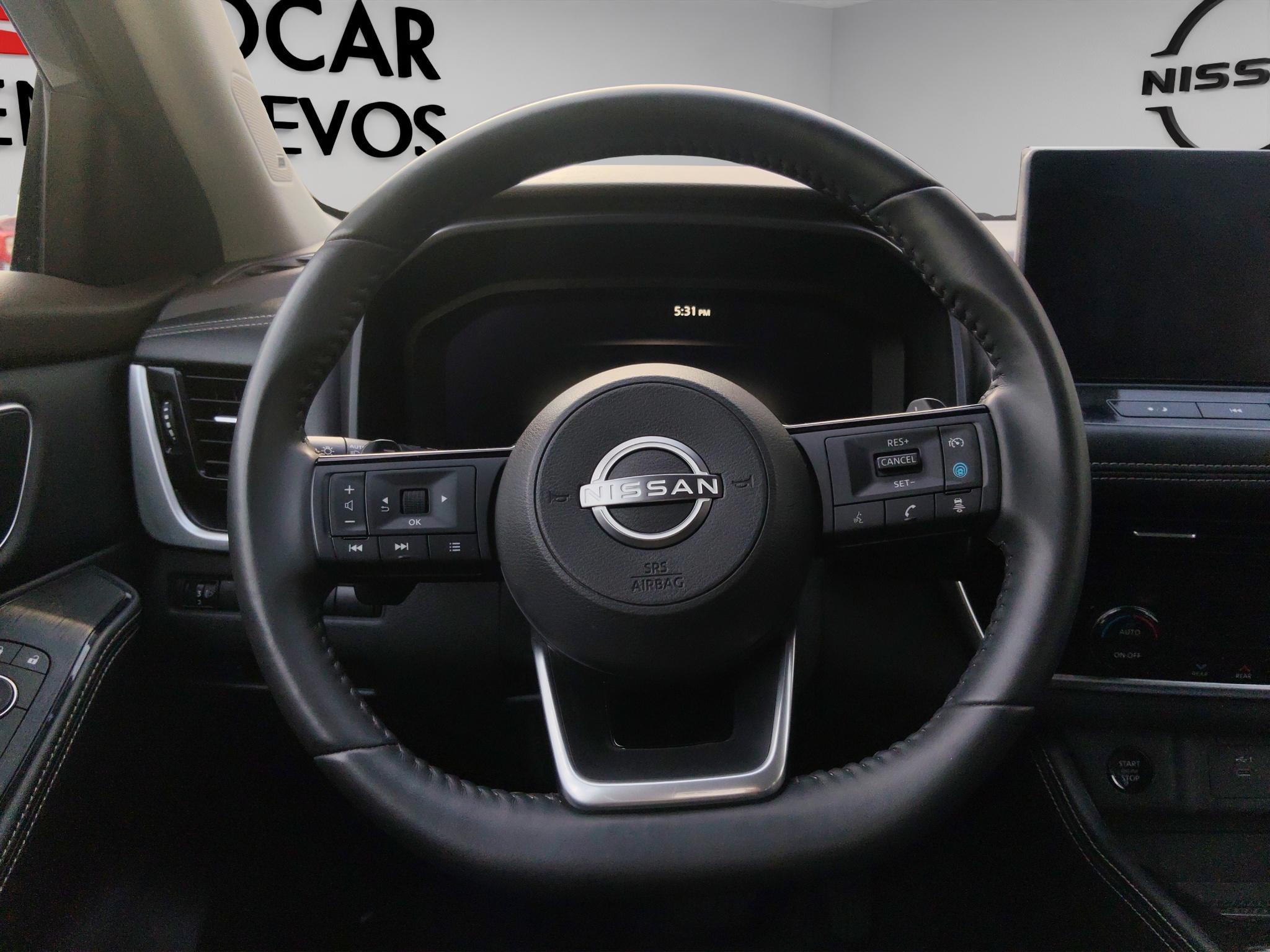 Nissan X-Trail  5 pts. Platinum Plus, TA, piel, QCP, GPS, ADAS, RA-19 2025