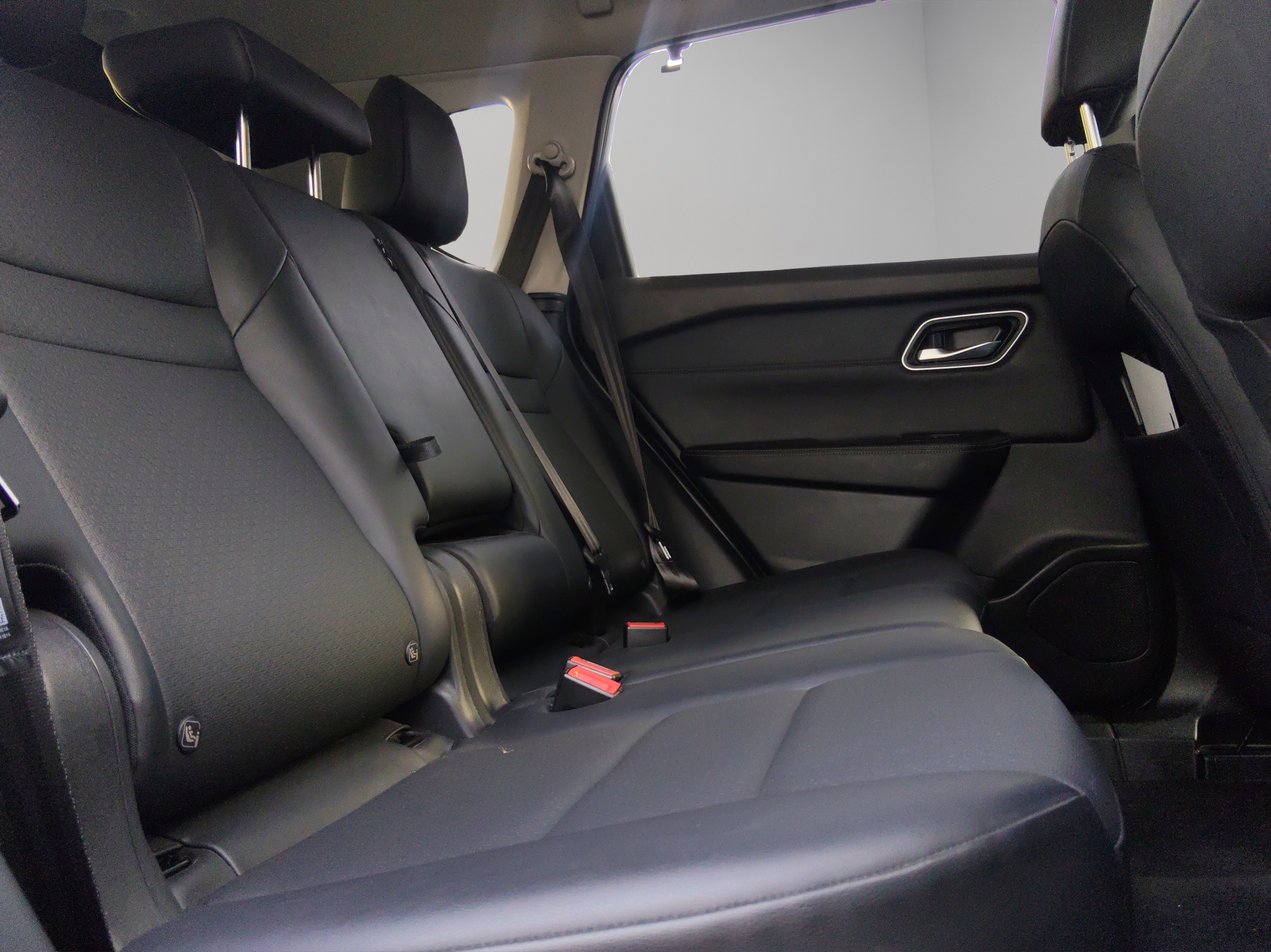 Nissan X-Trail  5 pts. Platinum Plus, TA, piel, QCP, GPS, ADAS, RA-19 2025