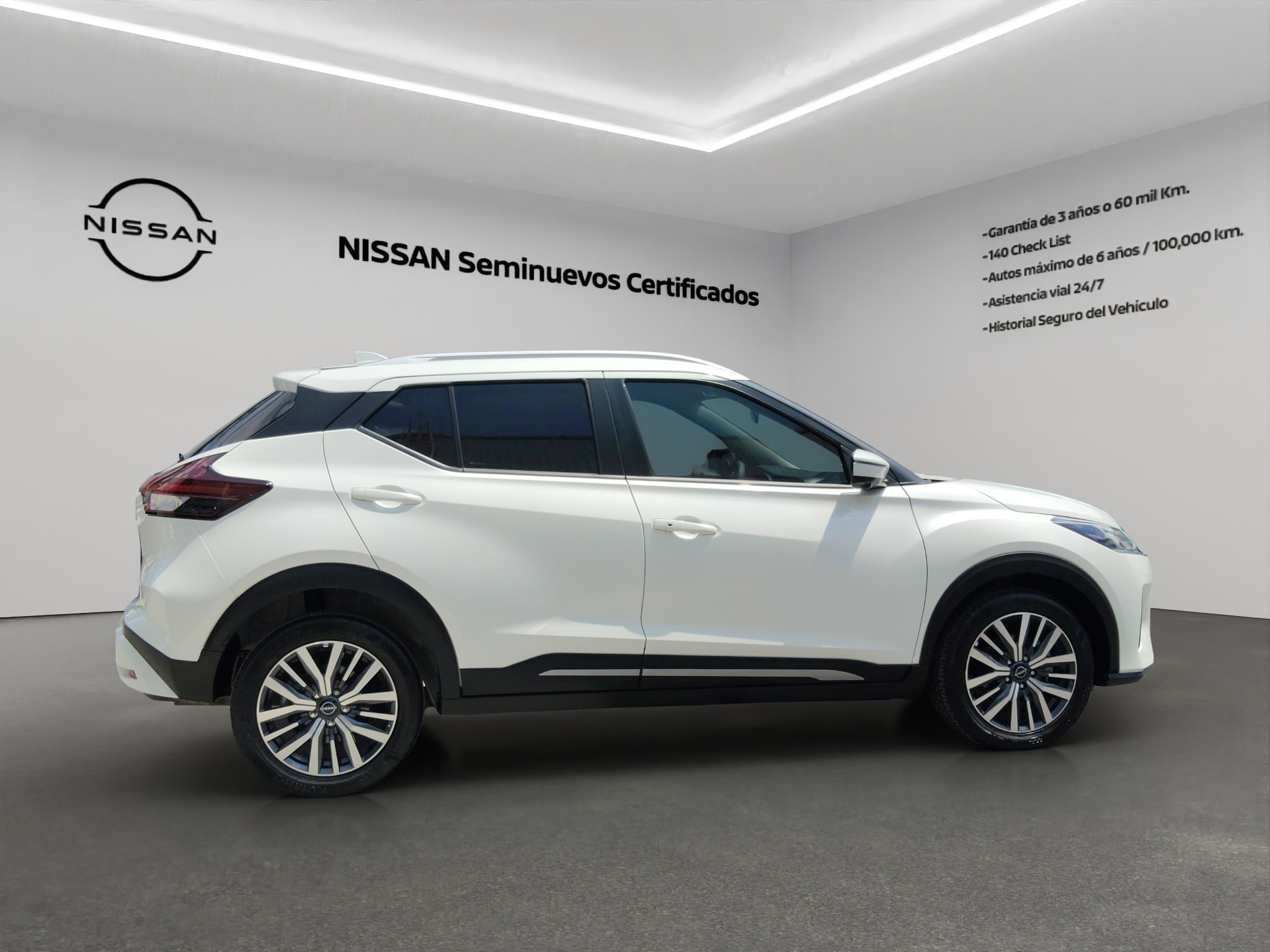 Nissan Kicks  5 pts. Exclusive, 1.6l, TA, a/ac. Aut., piel, GPS, RA-17 (línea anterior) 2024