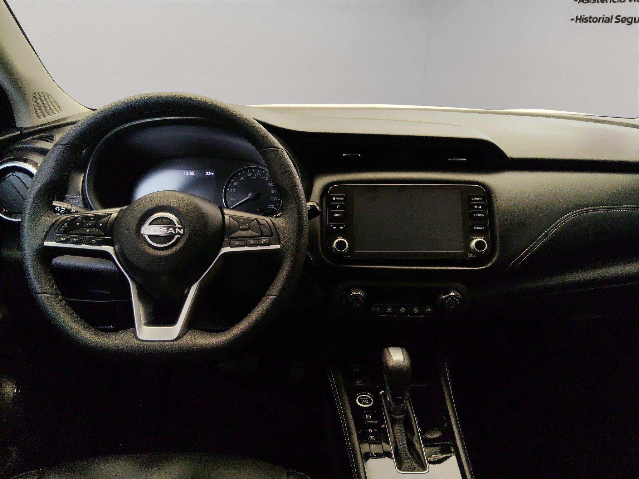 Nissan Kicks  5 pts. Exclusive, 1.6l, TA, a/ac. Aut., piel, GPS, RA-17 (línea anterior) 2024