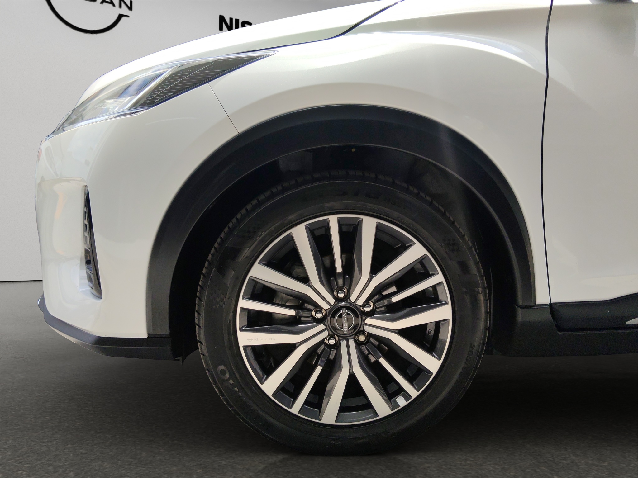 Nissan Kicks  5 pts. Exclusive, 1.6l, TA, a/ac. Aut., piel, GPS, RA-17 (línea anterior) 2024
