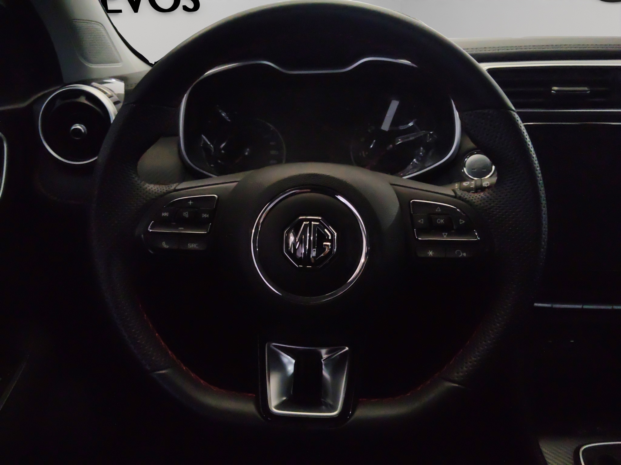 MG ZS  5 pts. Style, 1.5l, TM5, RA-17 (línea anterior) 2024