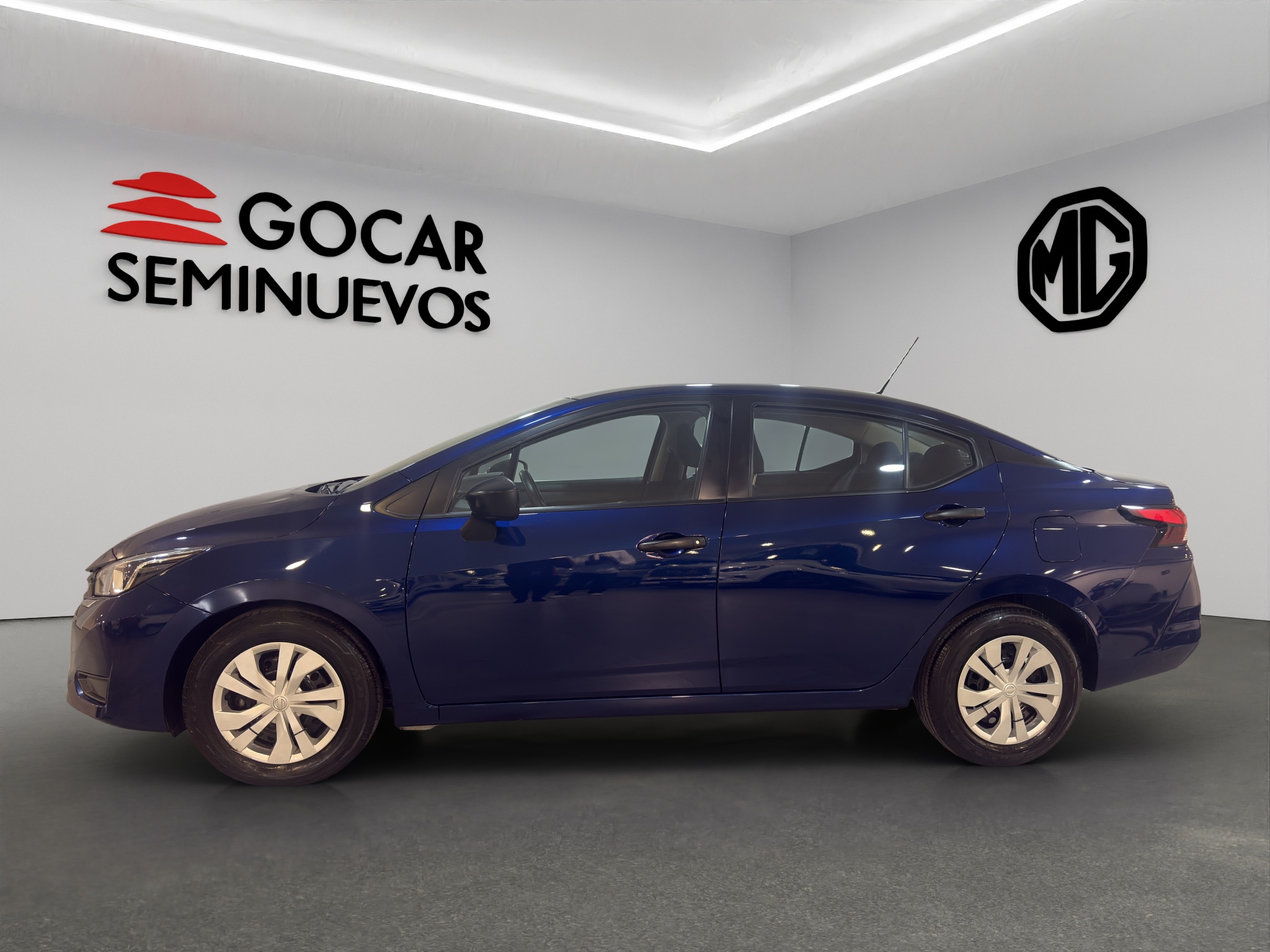 Nissan Versa Atrás 11