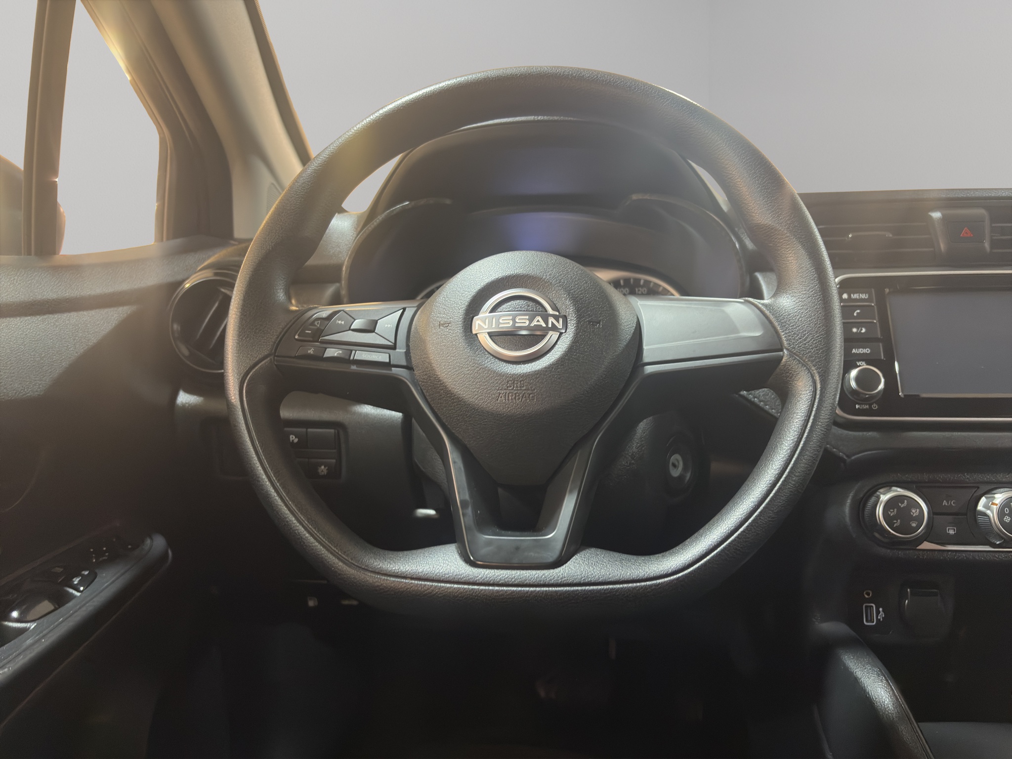 Nissan Versa Llantas 5