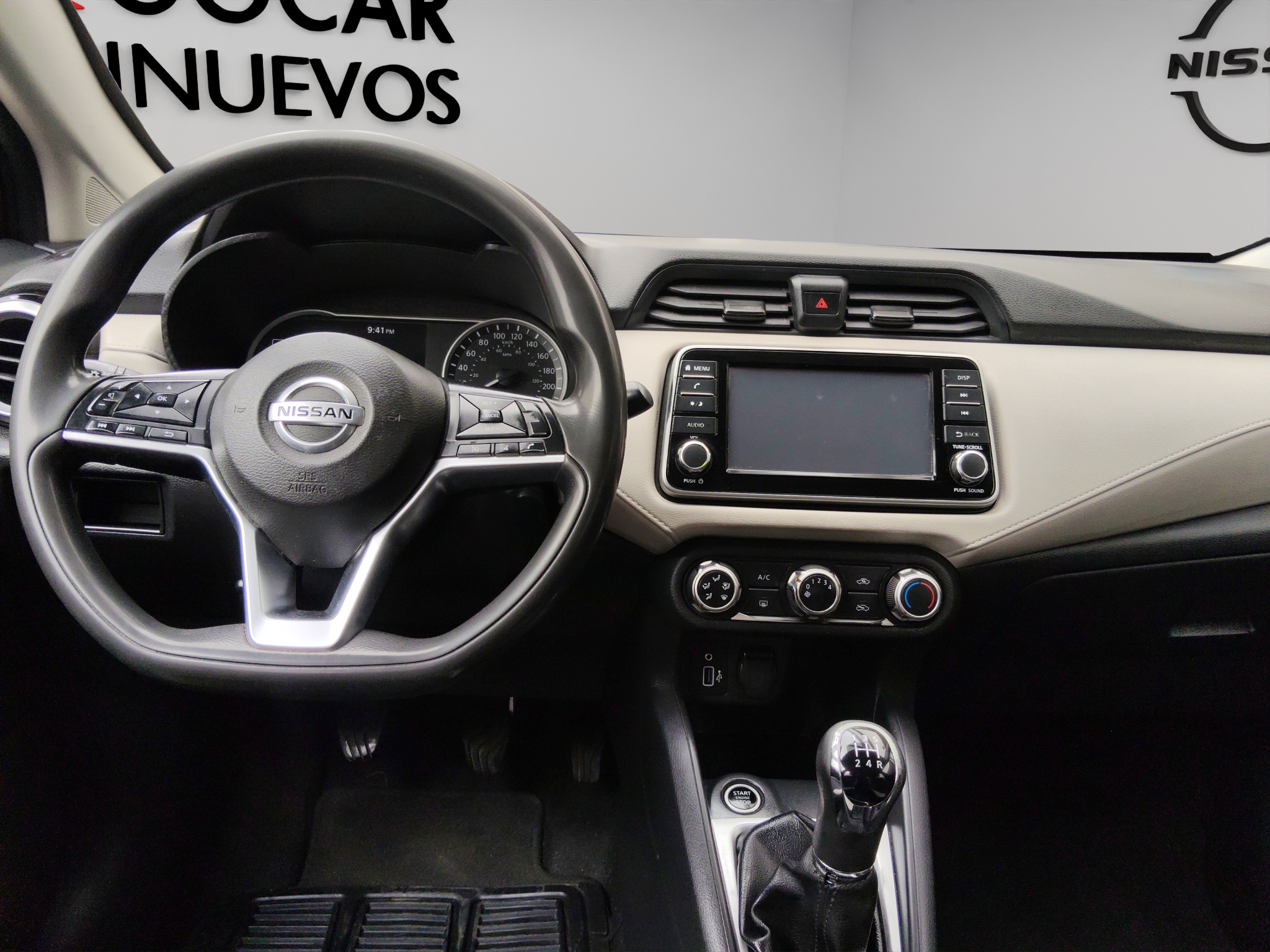 Nissan Versa 4 pts. Advance, TM5, a/ac., VE, f. niebla, RA-16 2021
