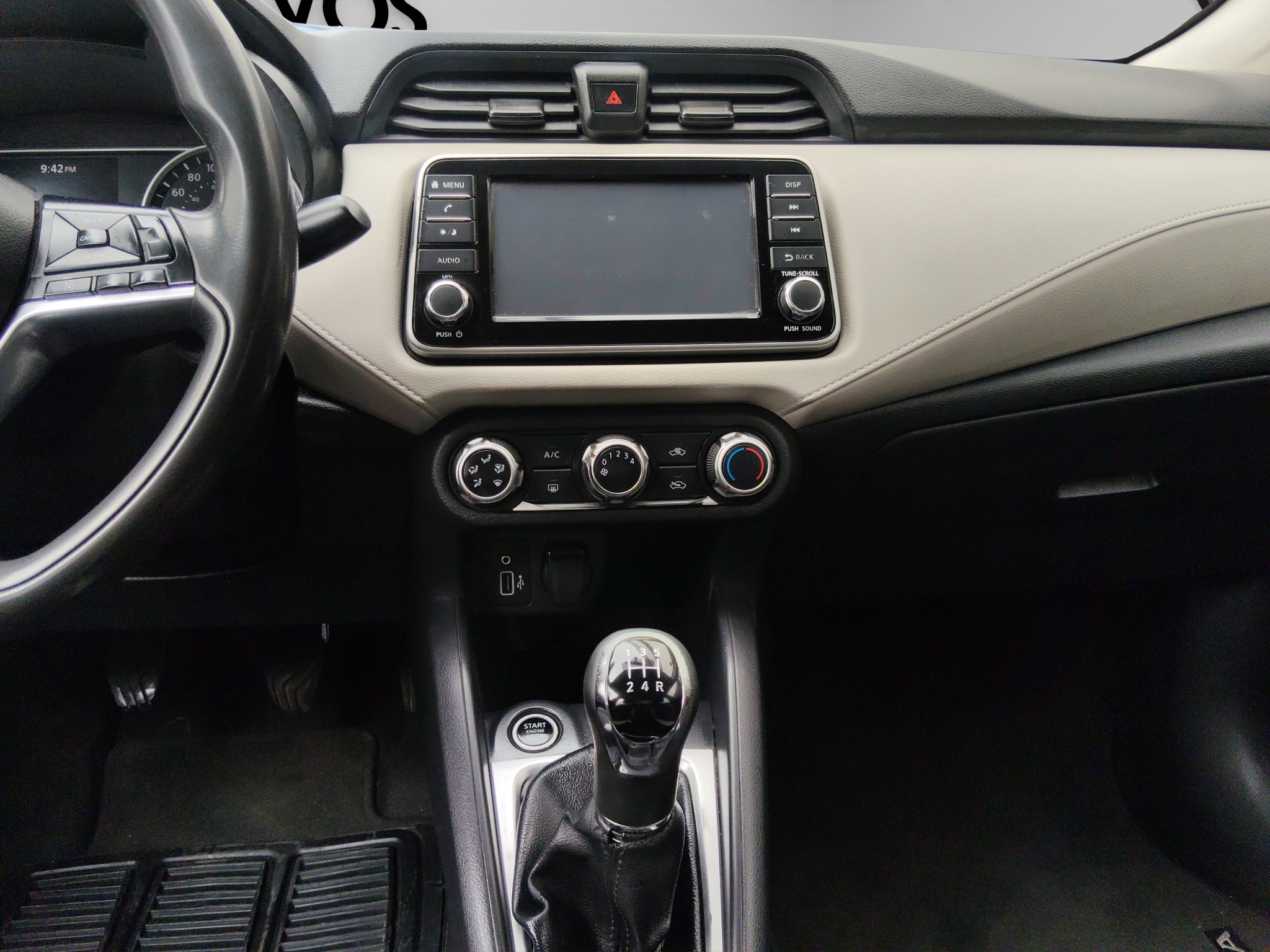 Nissan Versa 4 pts. Advance, TM5, a/ac., VE, f. niebla, RA-16 2021